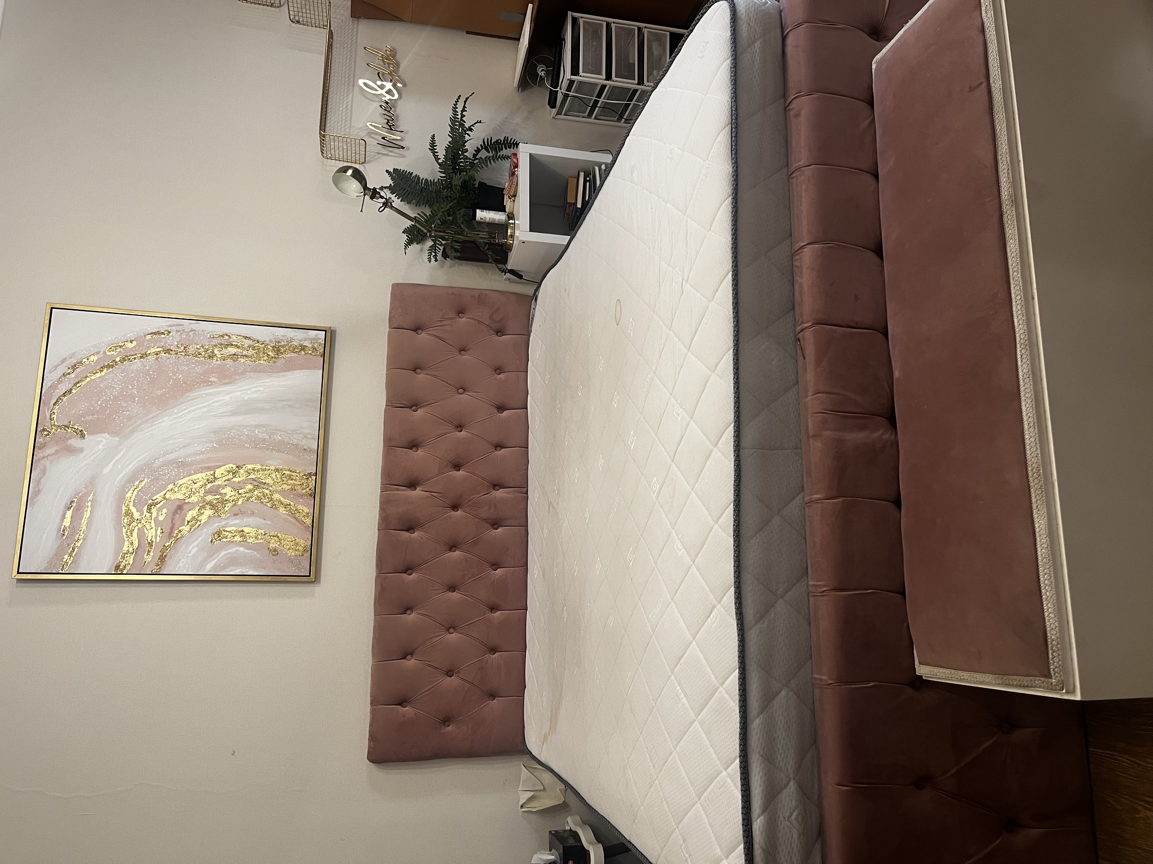Bed and bench  - Image 3