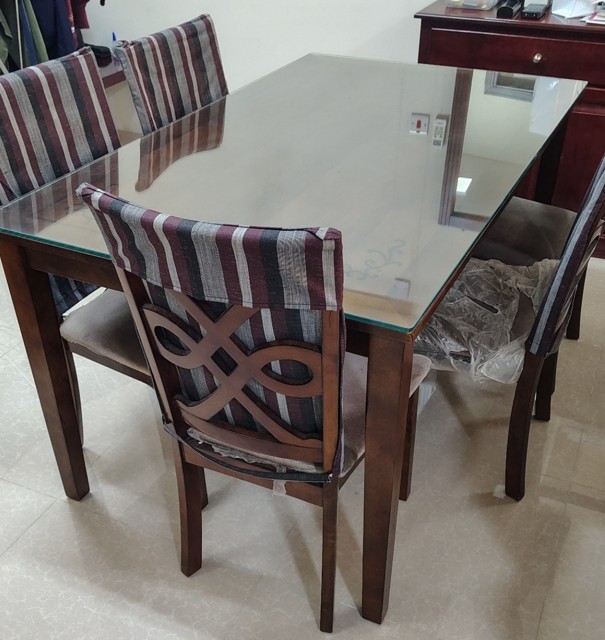 Dining table and five chairs - Image 4