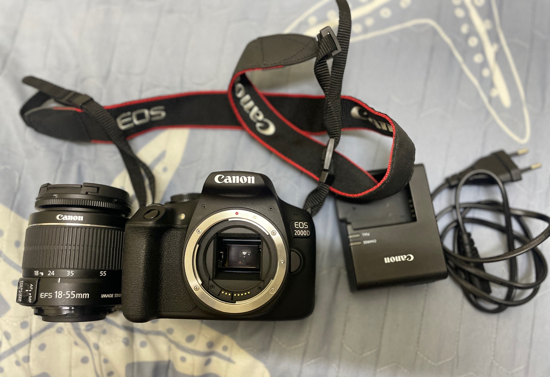 Canon EOS 2000D – Like New with 18-55mm Lens & Accessories. - Image 4