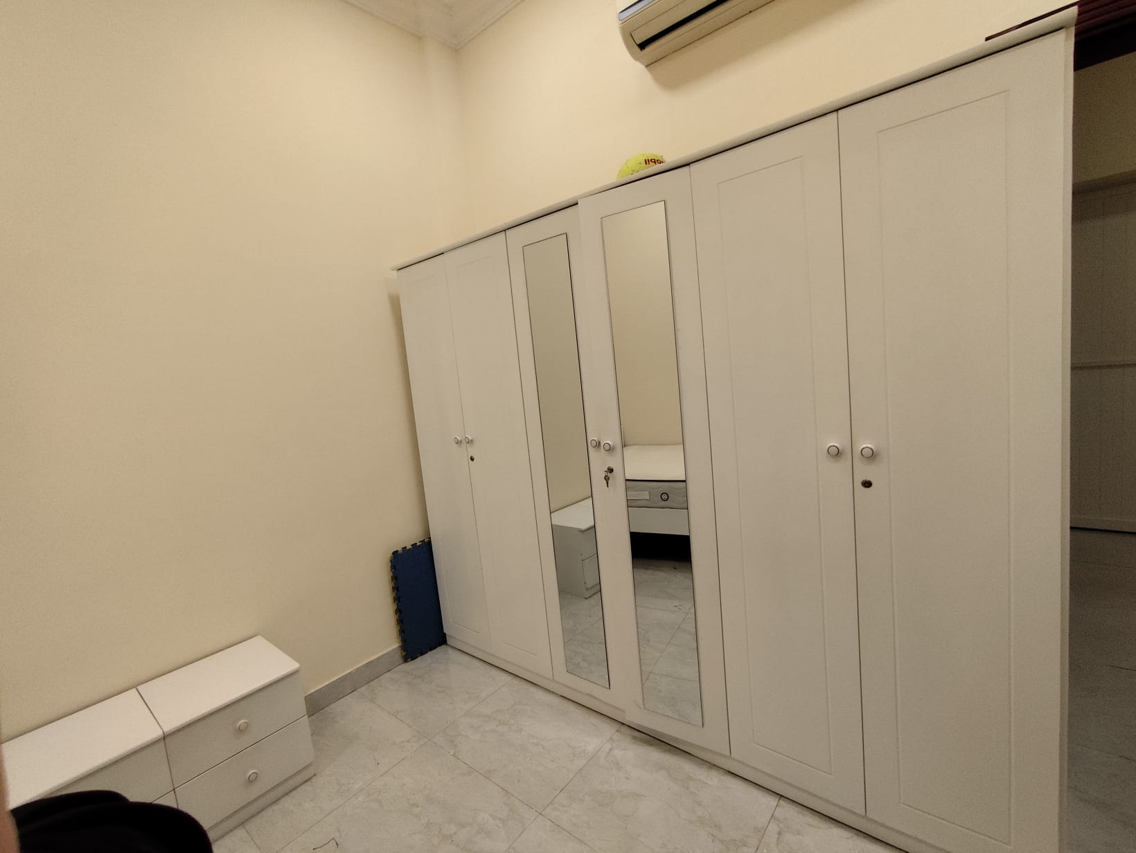 6 door big cupboard - Image 3