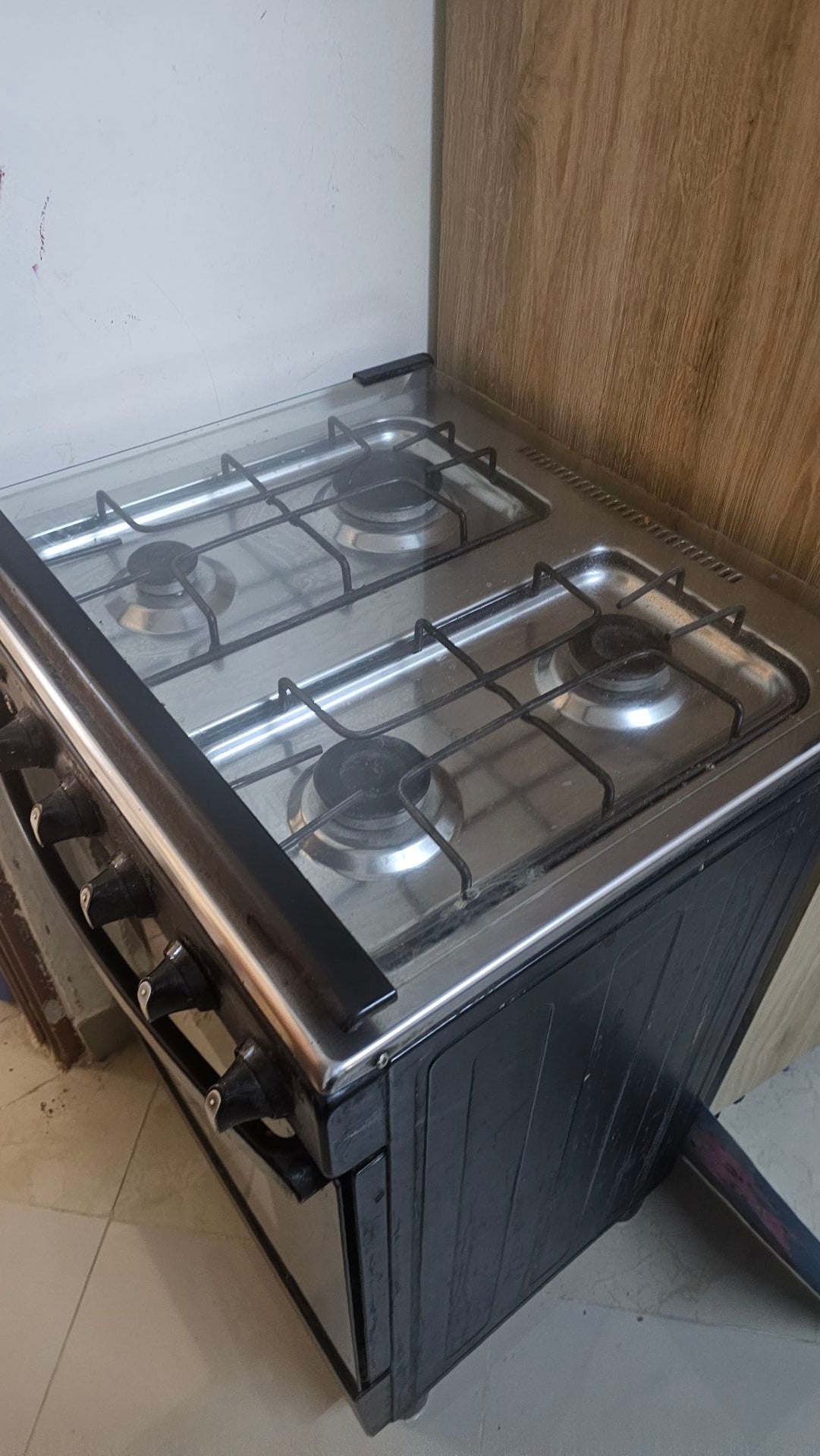 Used cooking range for sale in Wakra - Image 1