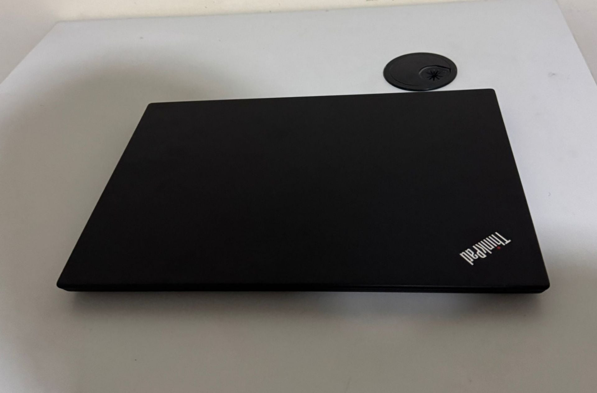 Dell / Lenove 
Ram 8 gb
SSD 256 gb
8 generation  - Image 8
