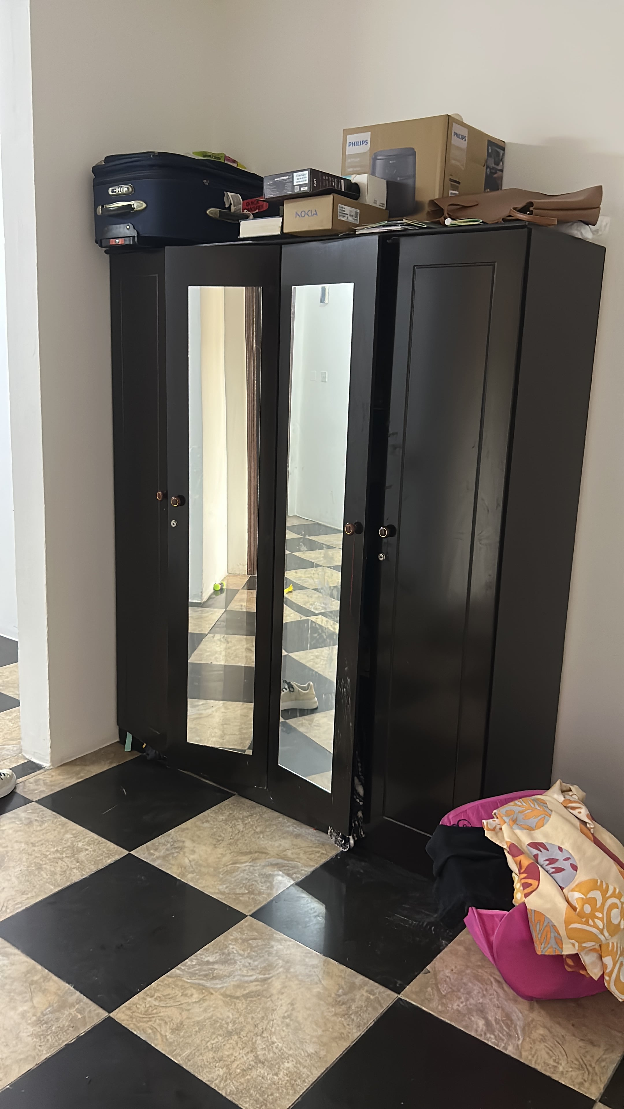 Wardrobe  - Image 2