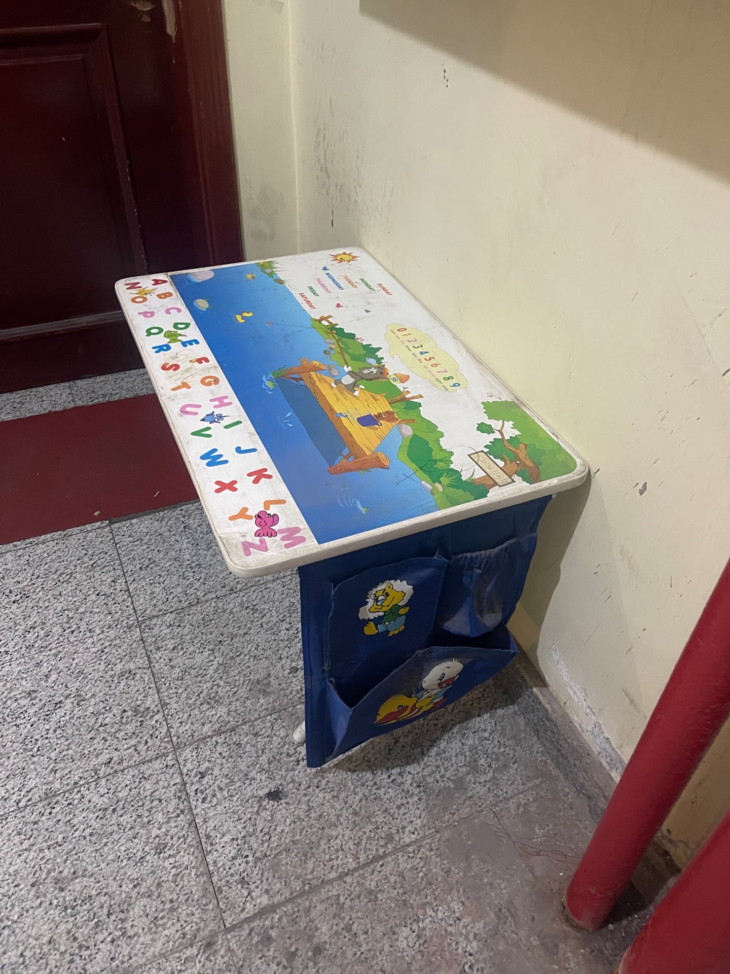 Used kid study table  - Image 3