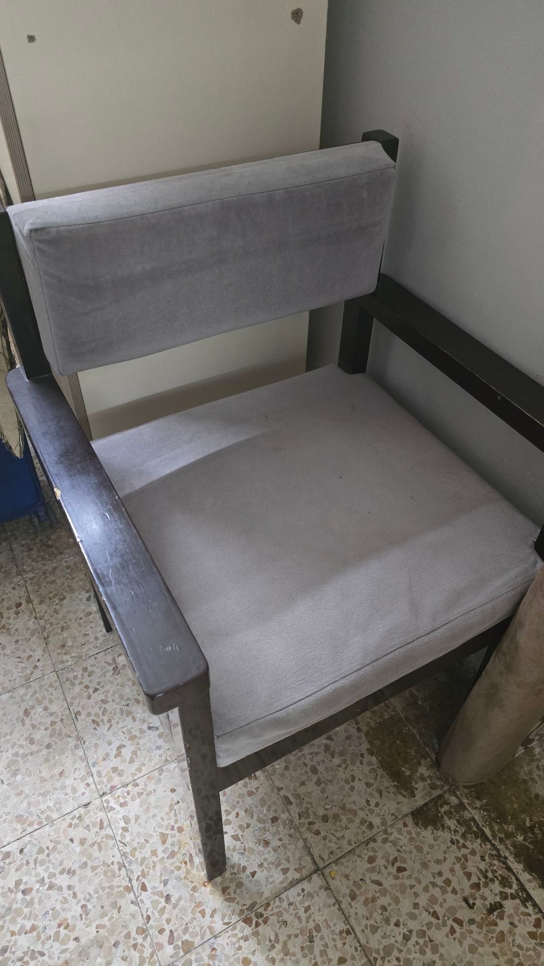 Chair 20 Qr only take - Image 1