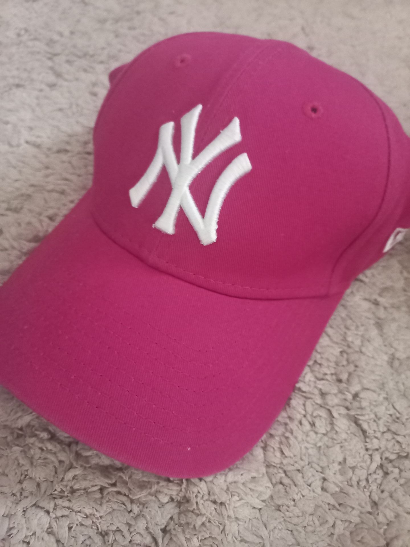 New York Yankees Pink Cap - Image 3