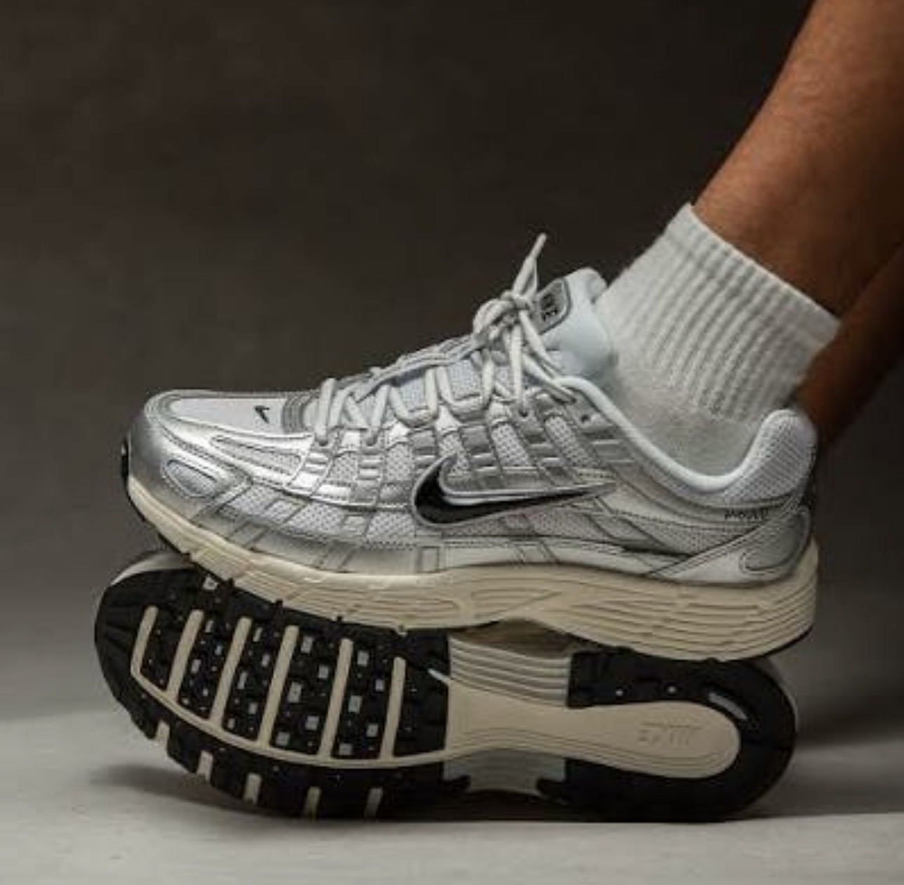 Nike Sports Shoe - Image 3