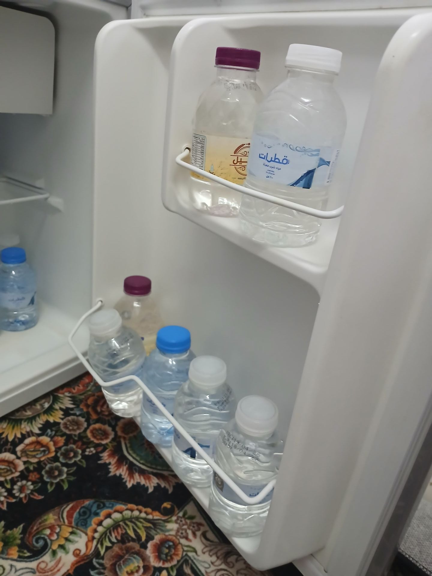 His Hisense mini refrigerator for sale good condition  120 Qr. - Image 7