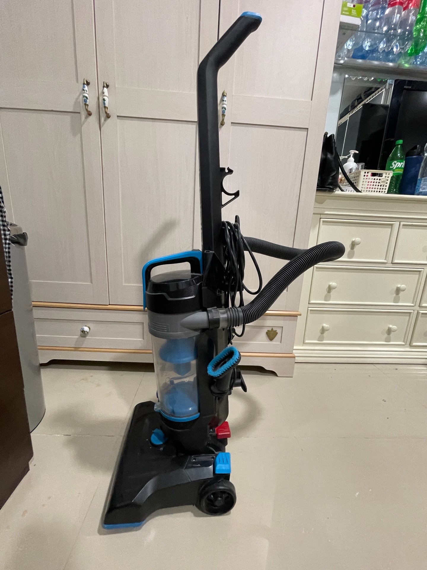 Bissel Vaccum Cleaner - Image 1