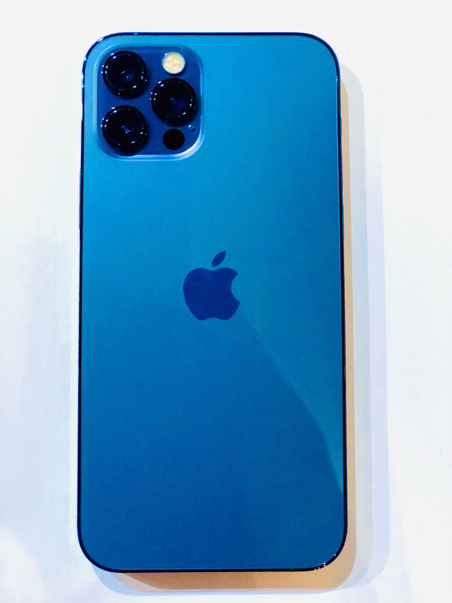 iPhone 12 Pro - Image 1