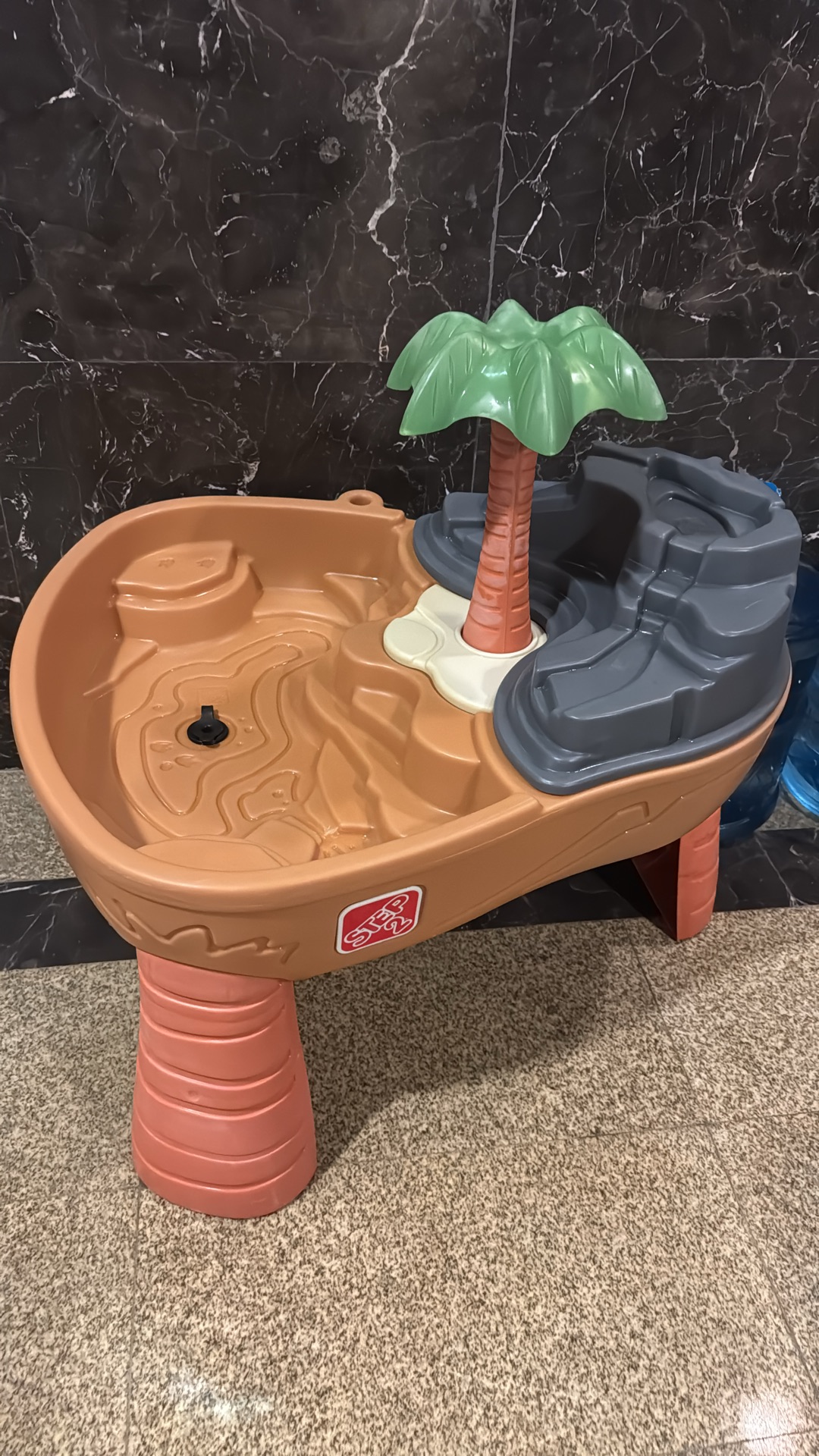 Step 2 kids volcano water table - Image 1