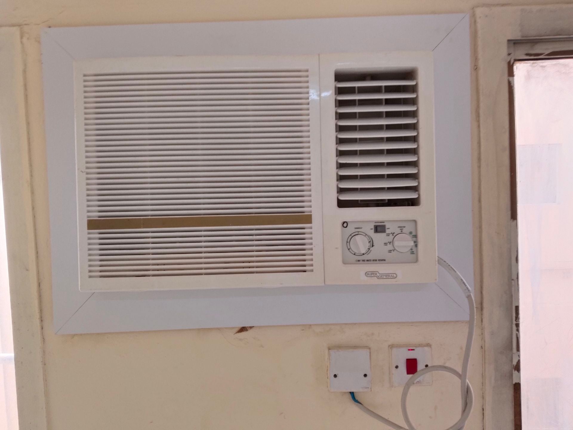 window AC for sale Dua Qatar - Image 5