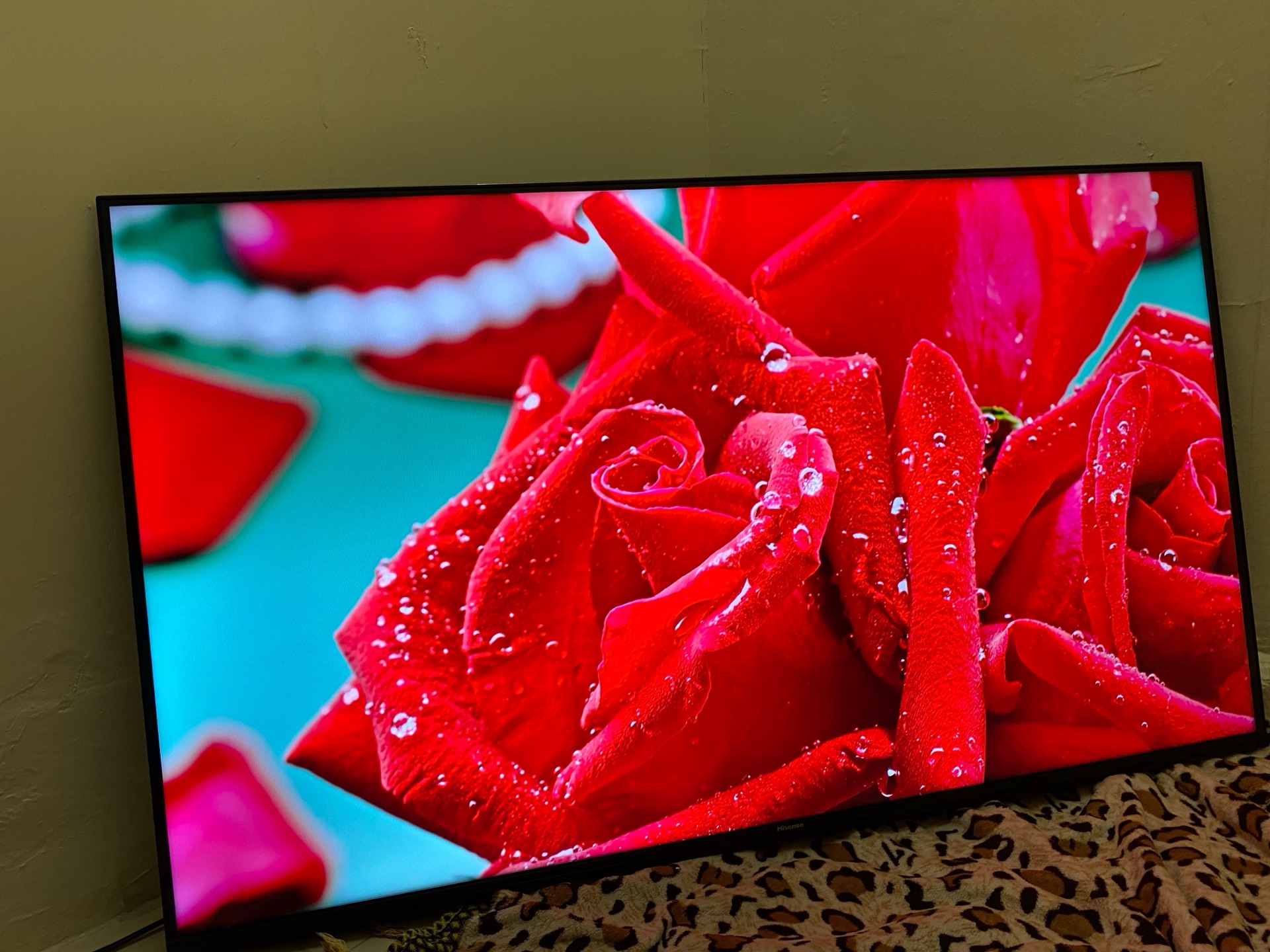 Hisence 50 inch smart tv - Image 2
