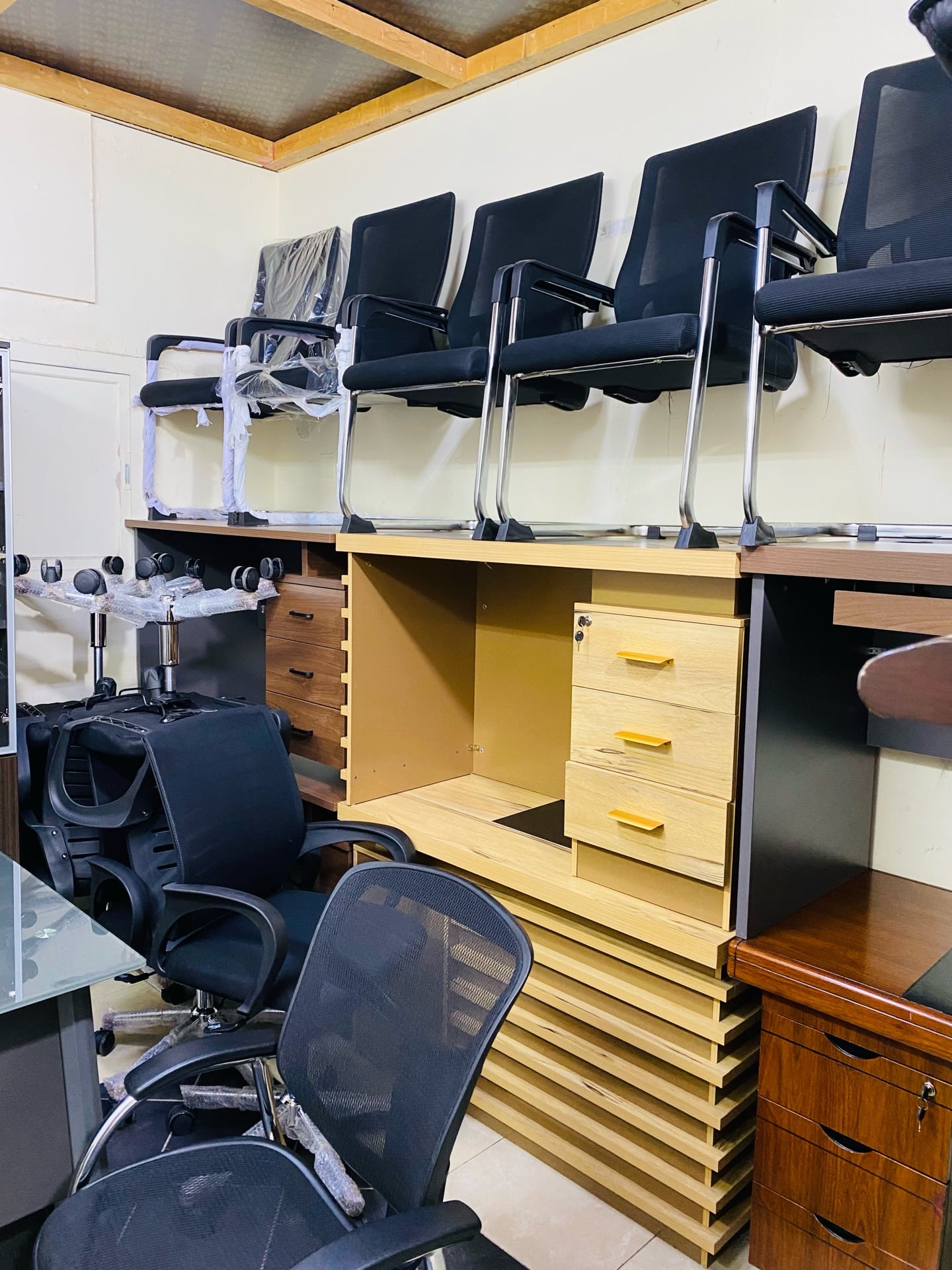 Used office furniture-74456895 - Image 4