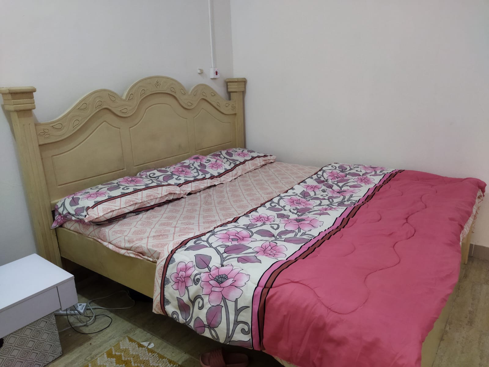 سرير بحجم كينج ومرتبة - Image 3