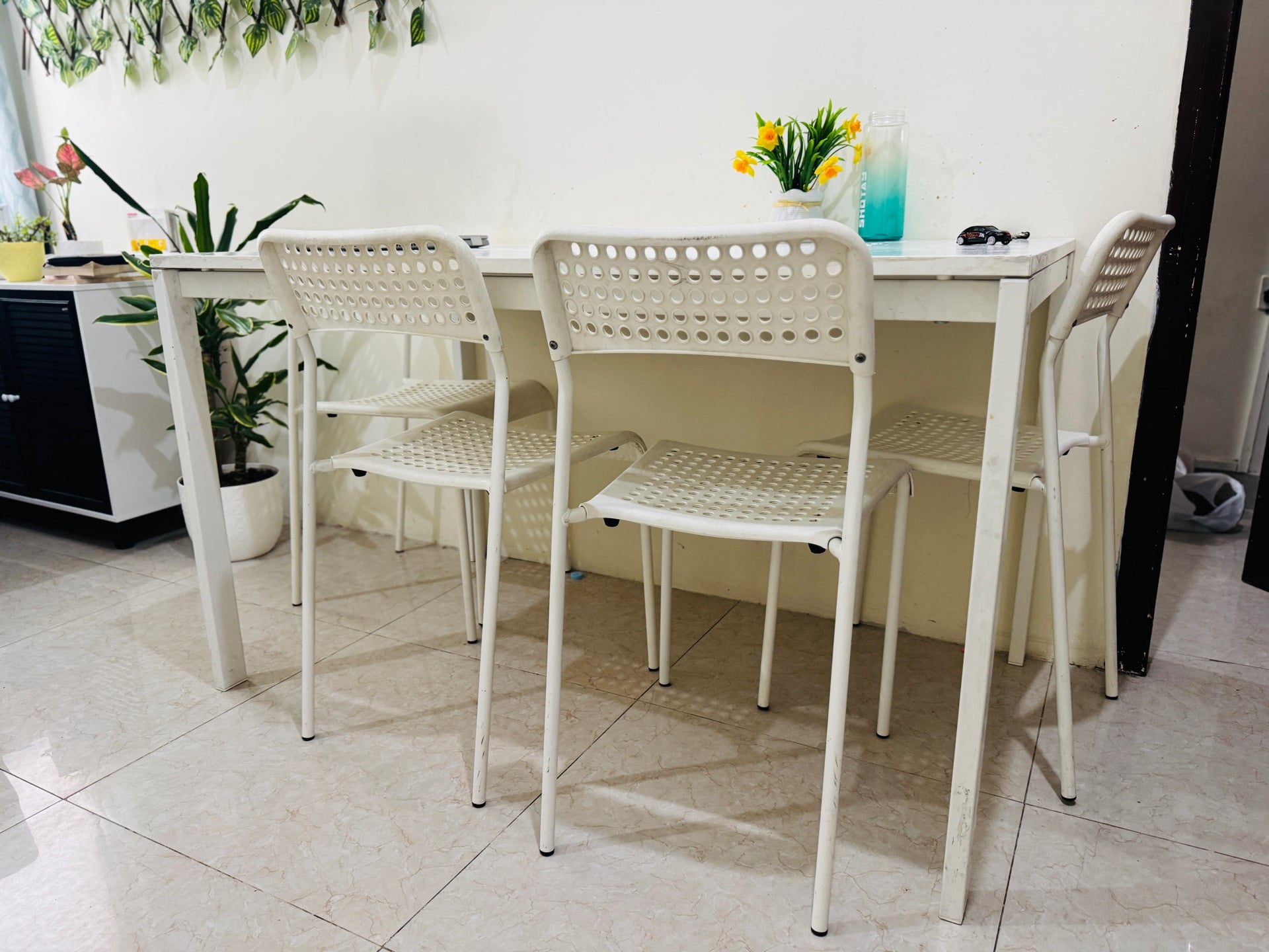 Ikea Dining table with 4 chairs. - Image 1