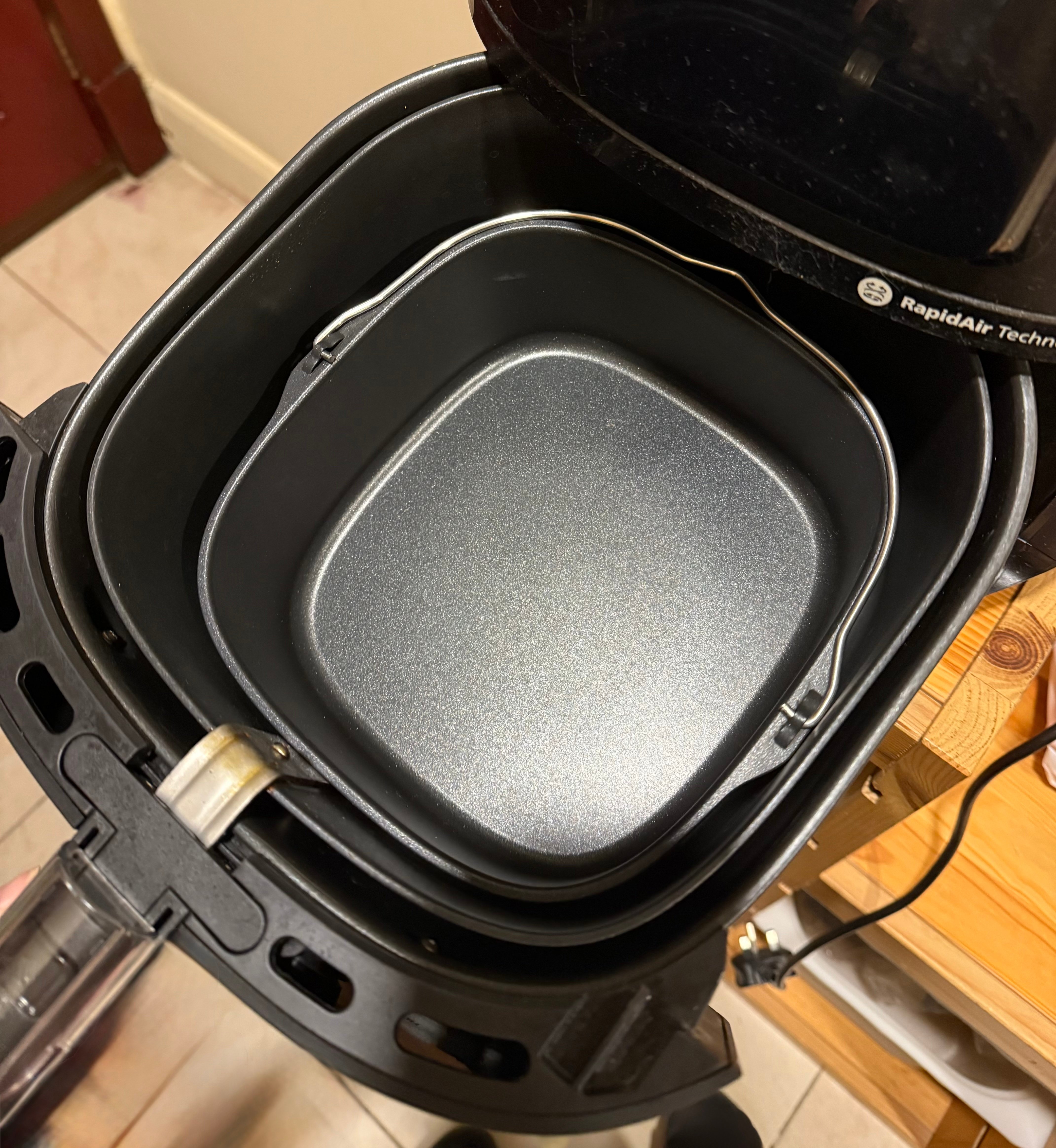 Philips Airfryer - Rapid Air Technology (Barely Used) - Image 4