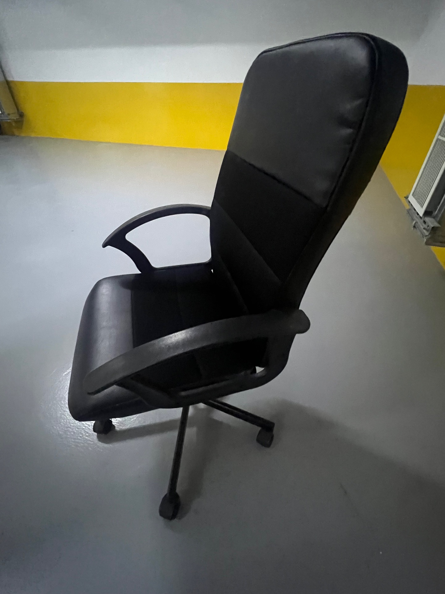 Office chair  - Image 4