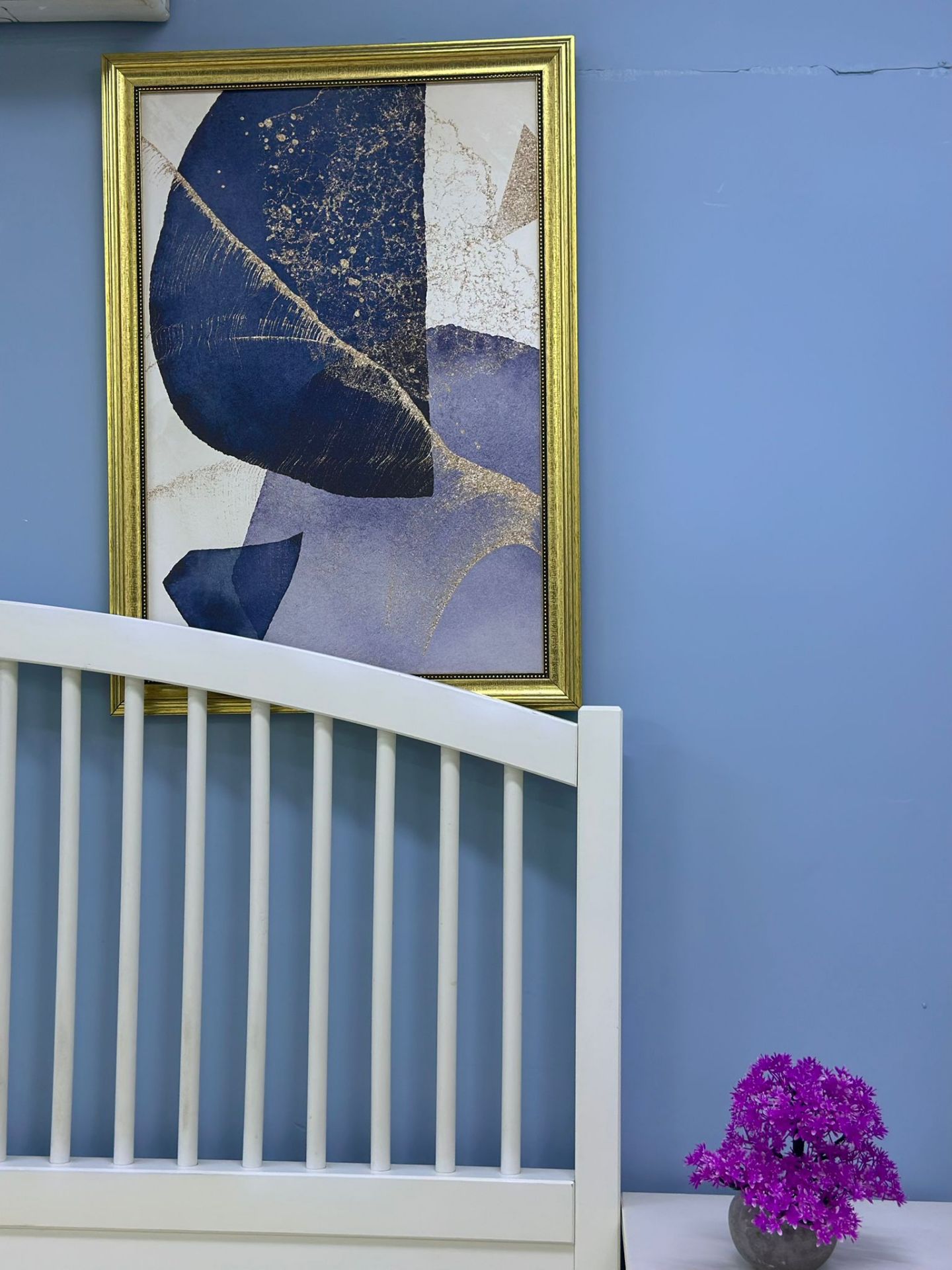 💥like new condition bed and two said table for sale - Image 6