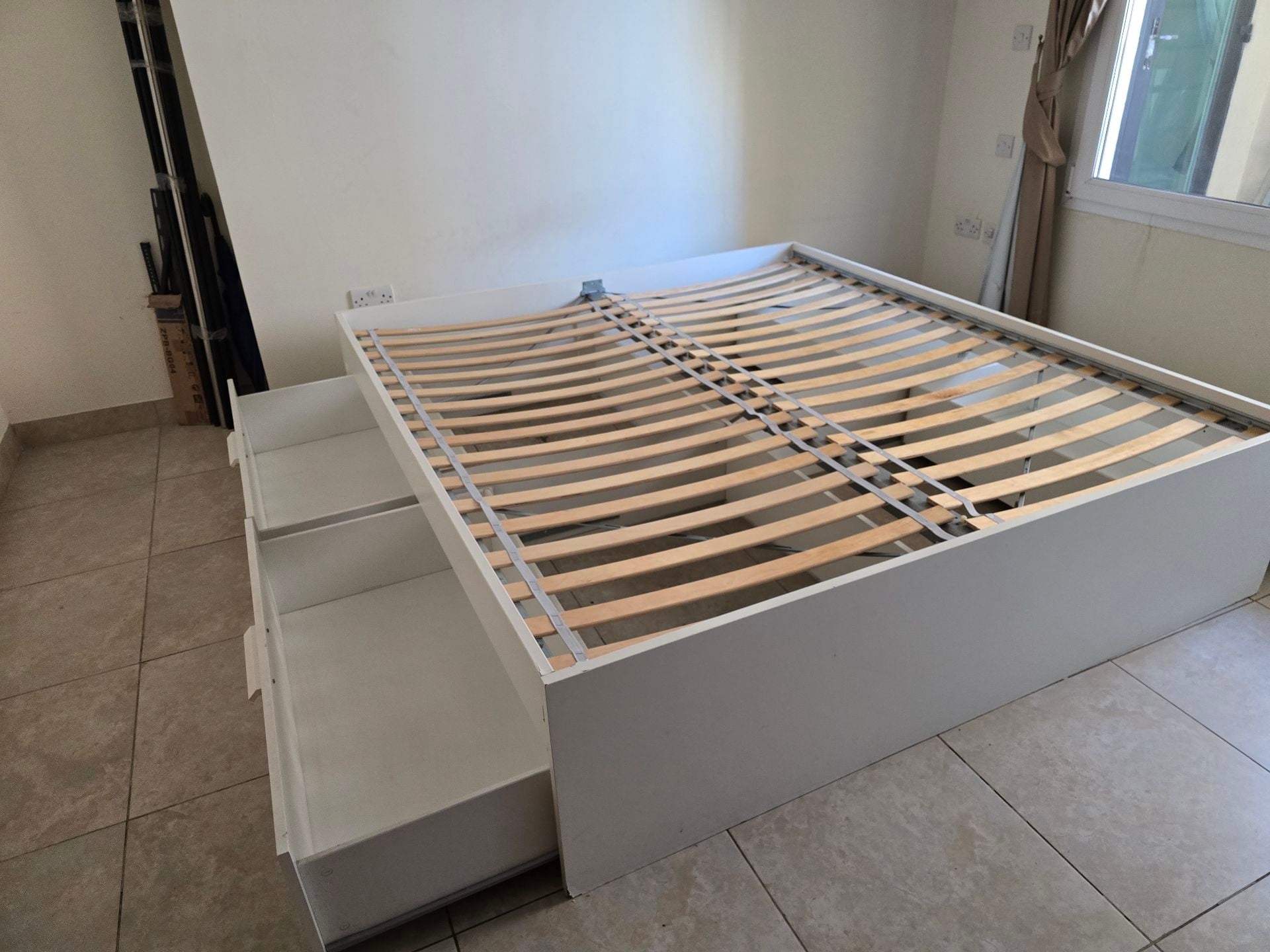 Double bed with storage - Image 4