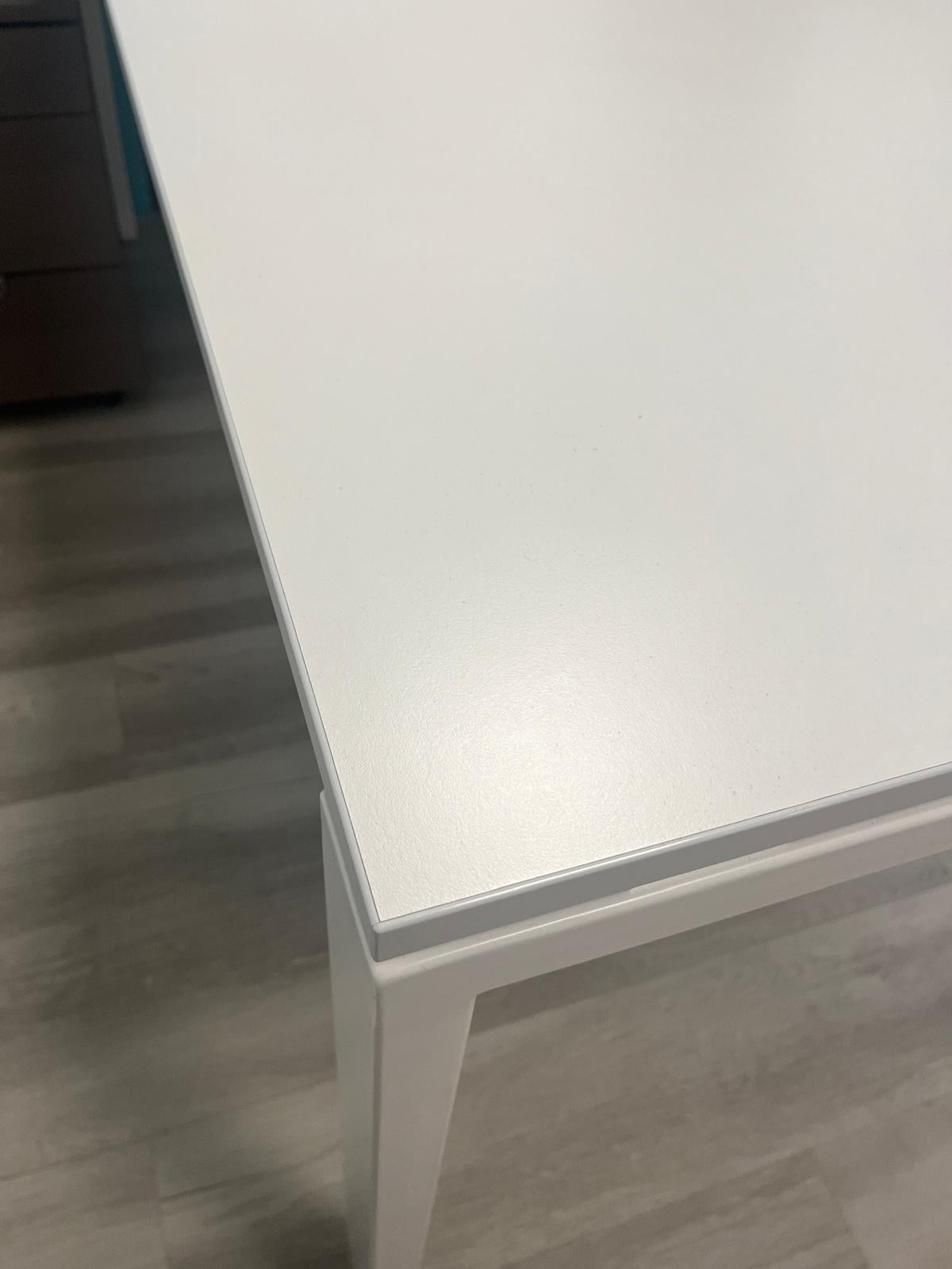 White Corner Desk - very good condition - Image 3