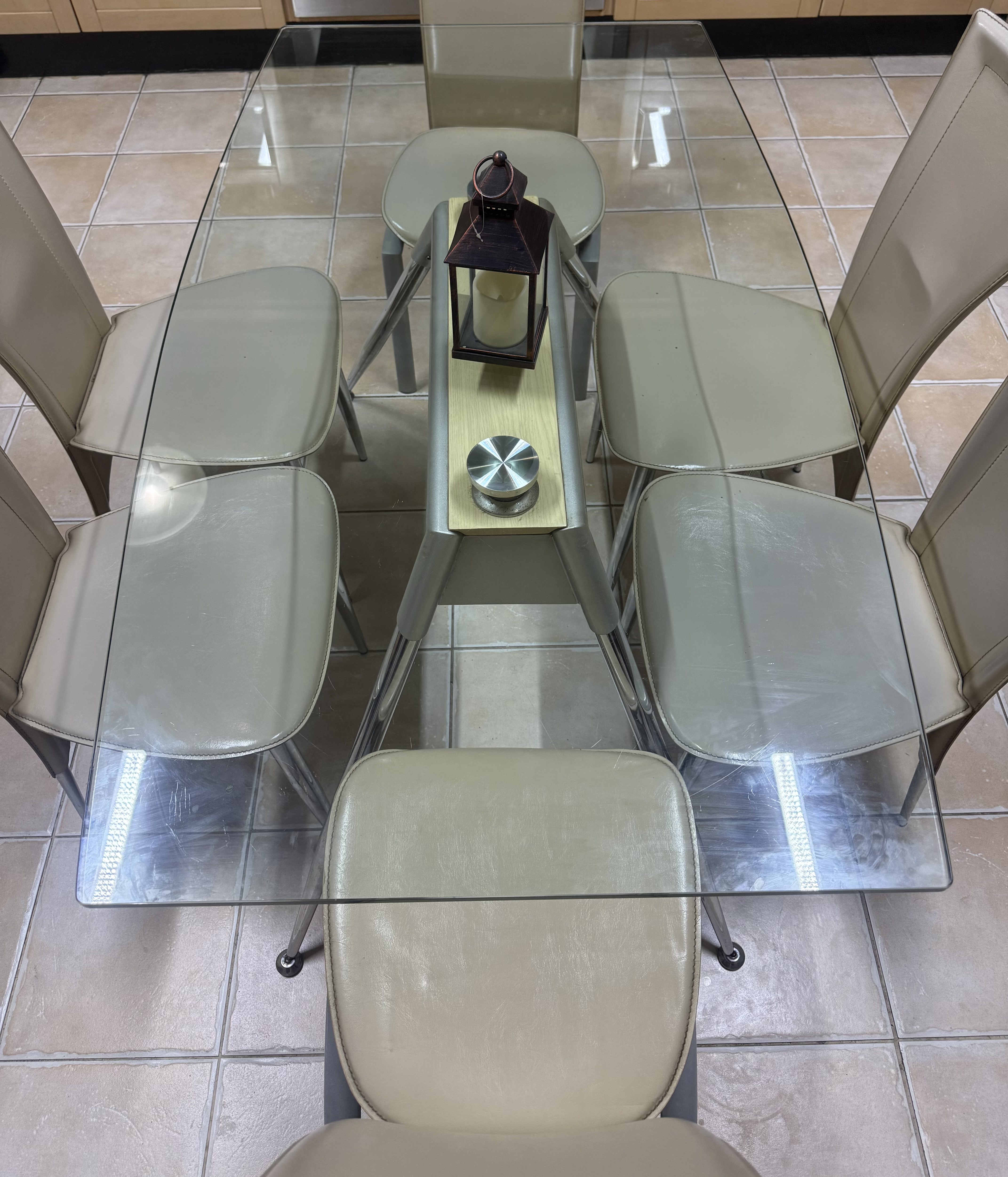 Dining table set with chairs - Image 1