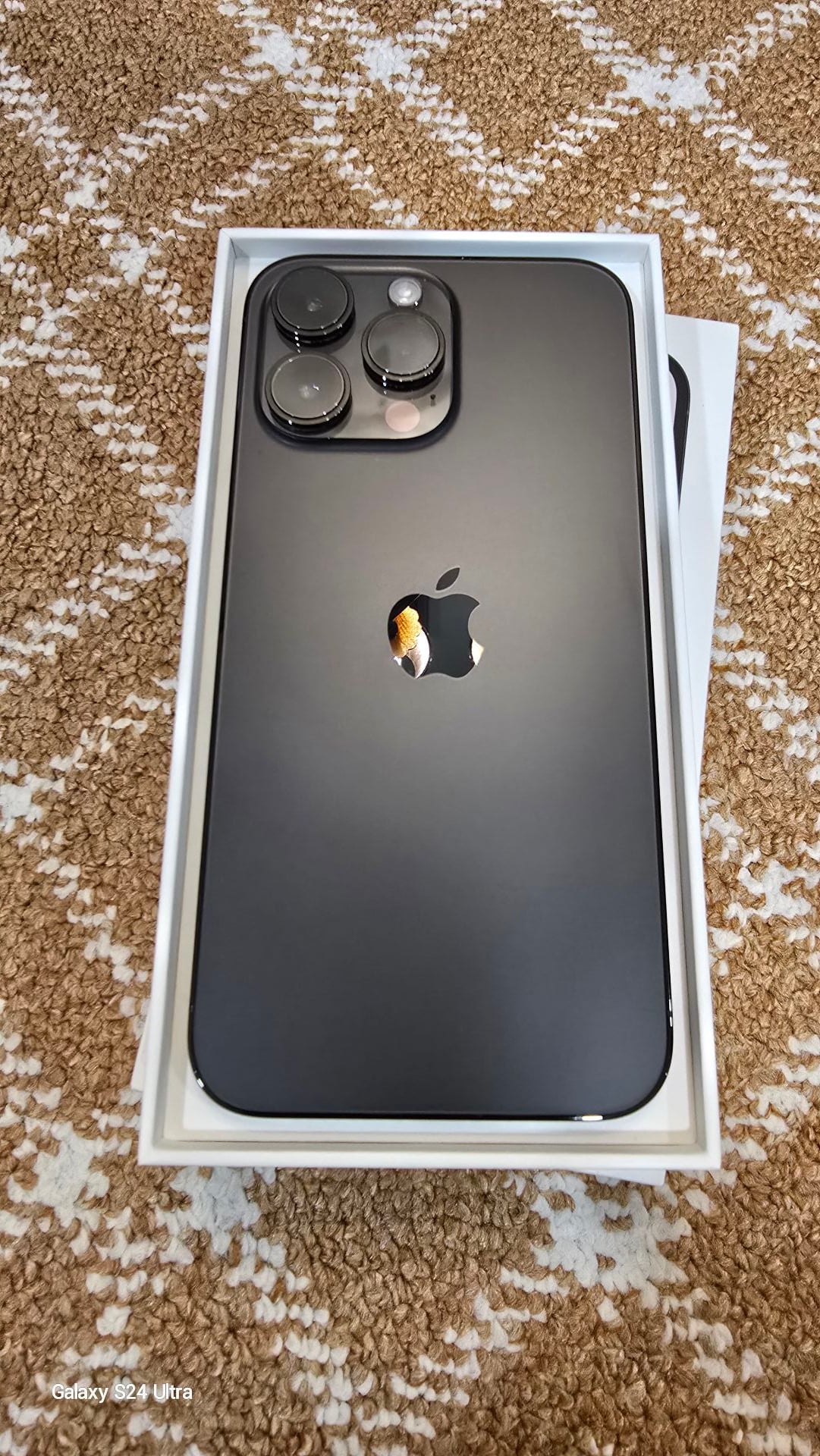 14 pro max like new  - Image 4