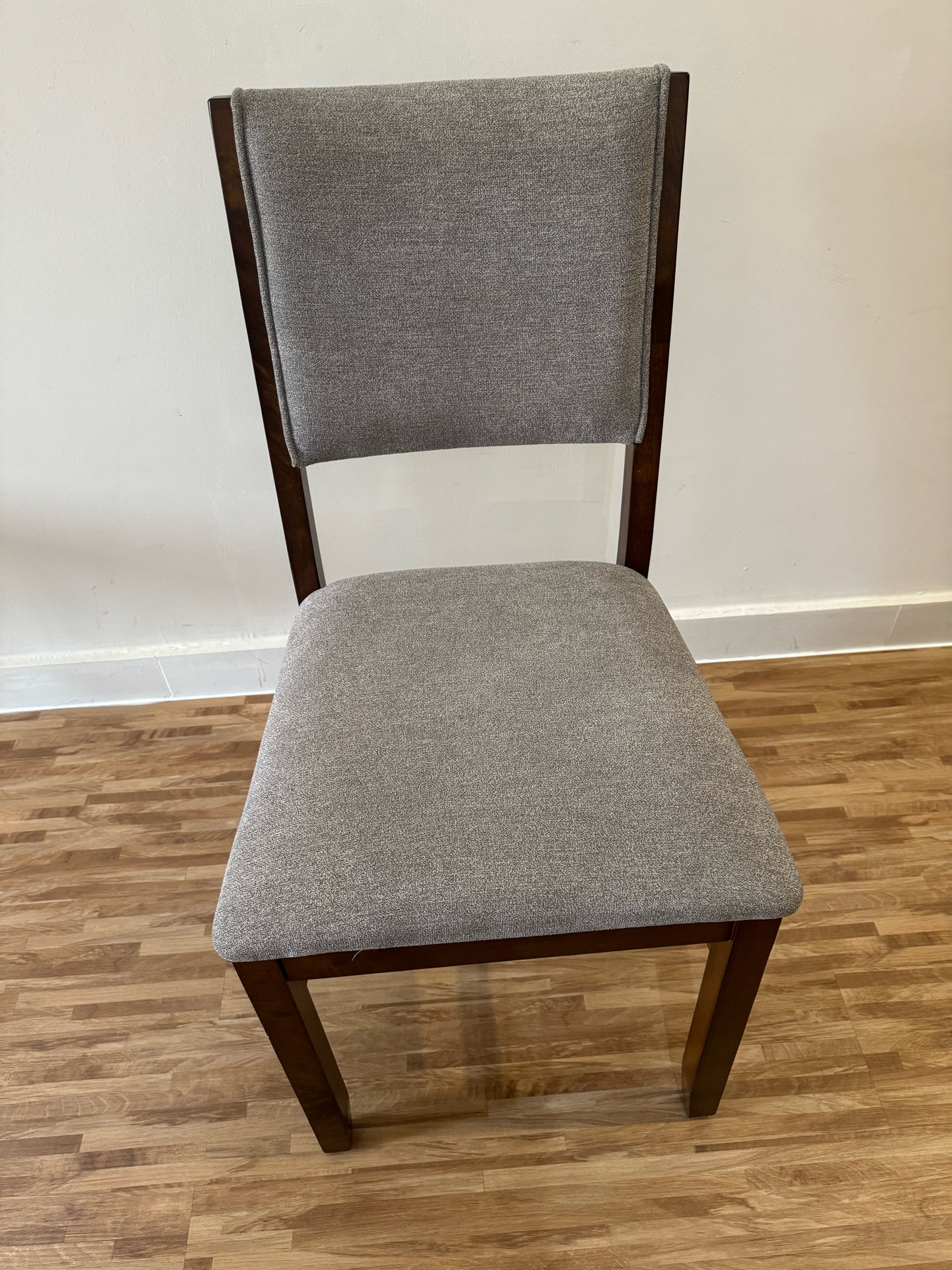Dining table with chairs  - Image 2