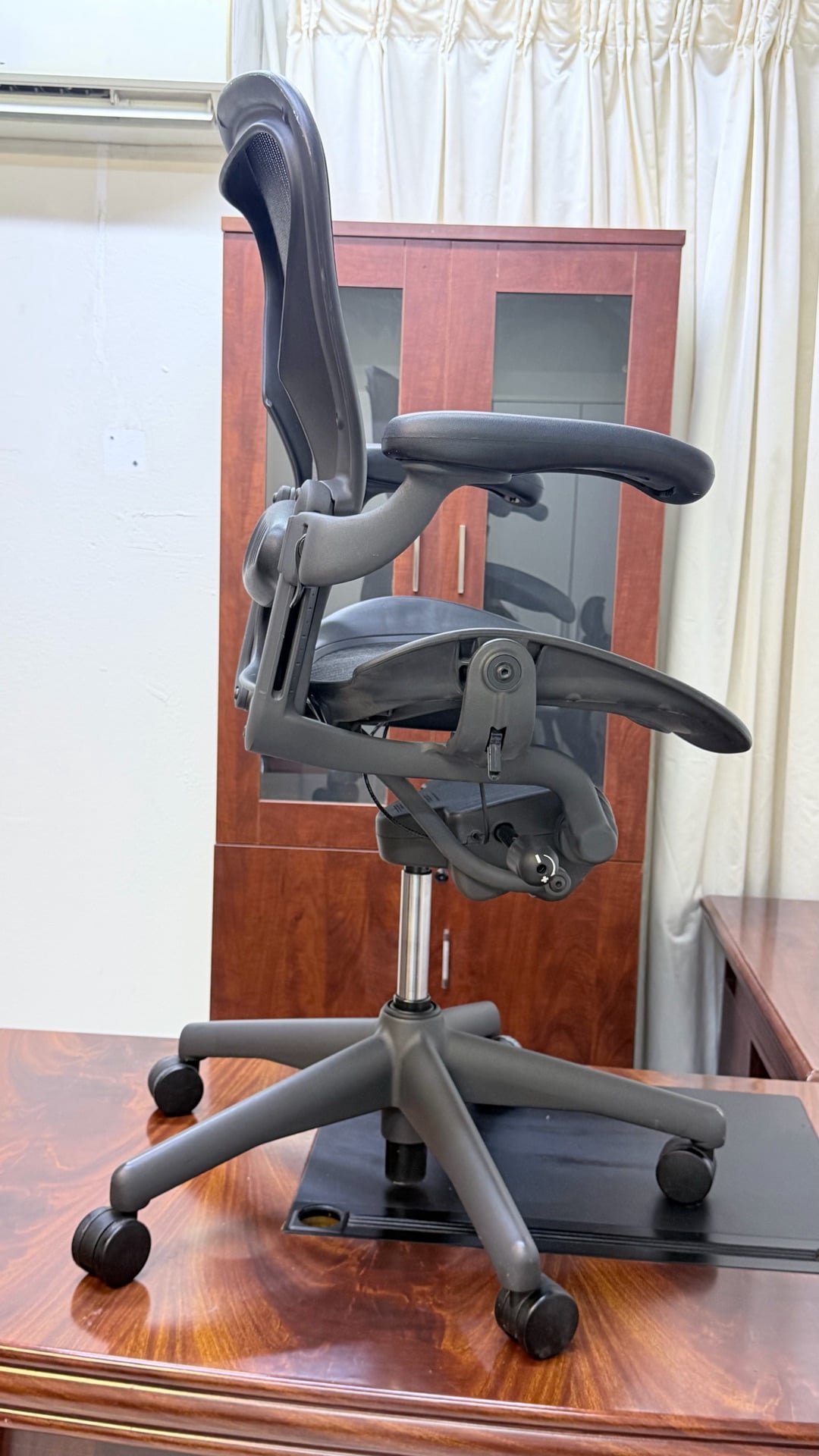 HermanMiller Chair For sale  - Image 6