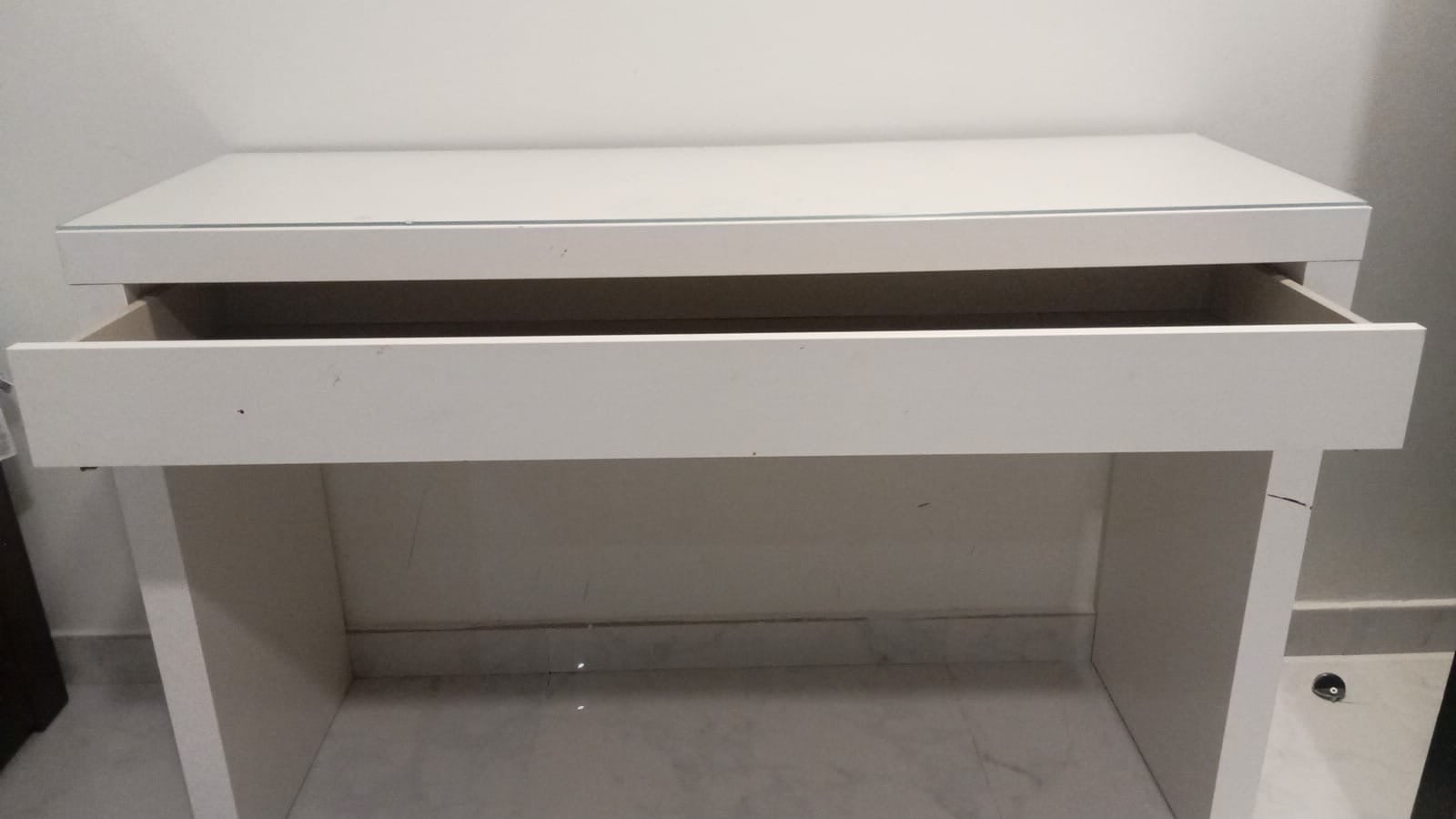 white vanity desk with drawer  - Image 4