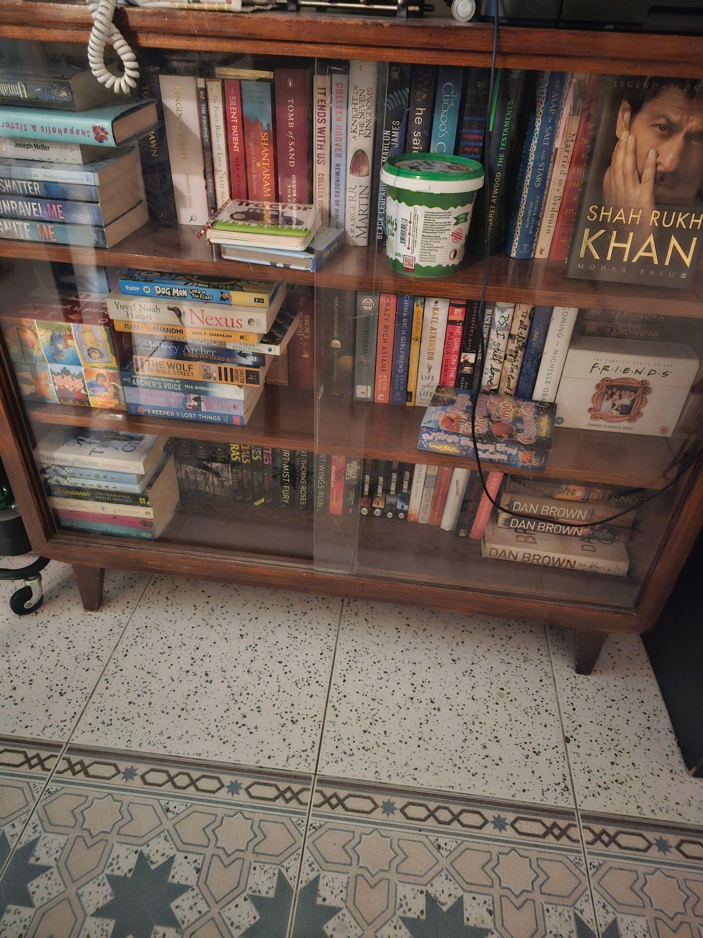 Book shelf - Image 1