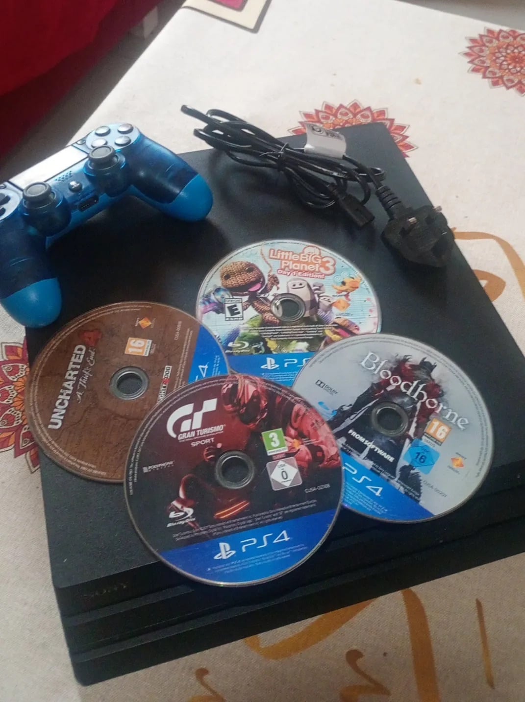ps4 1 tira good condition  - Image 2