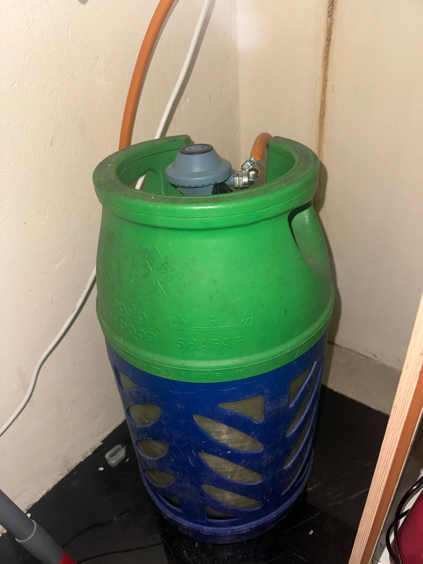 Gas cylinder 12 KG and stove regulater pipe everything  - Image 3
