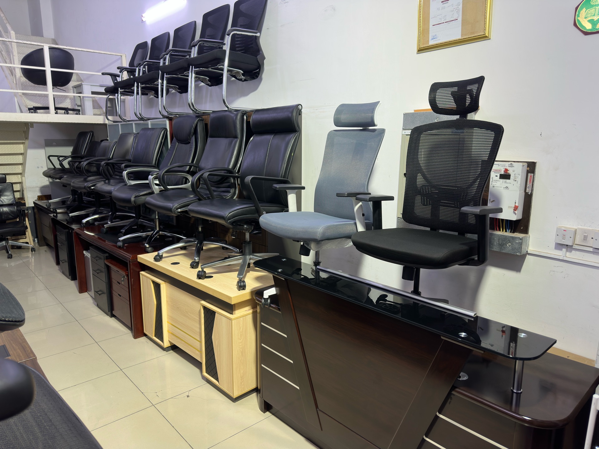 Modern Executive Desk Sale - Image 7
