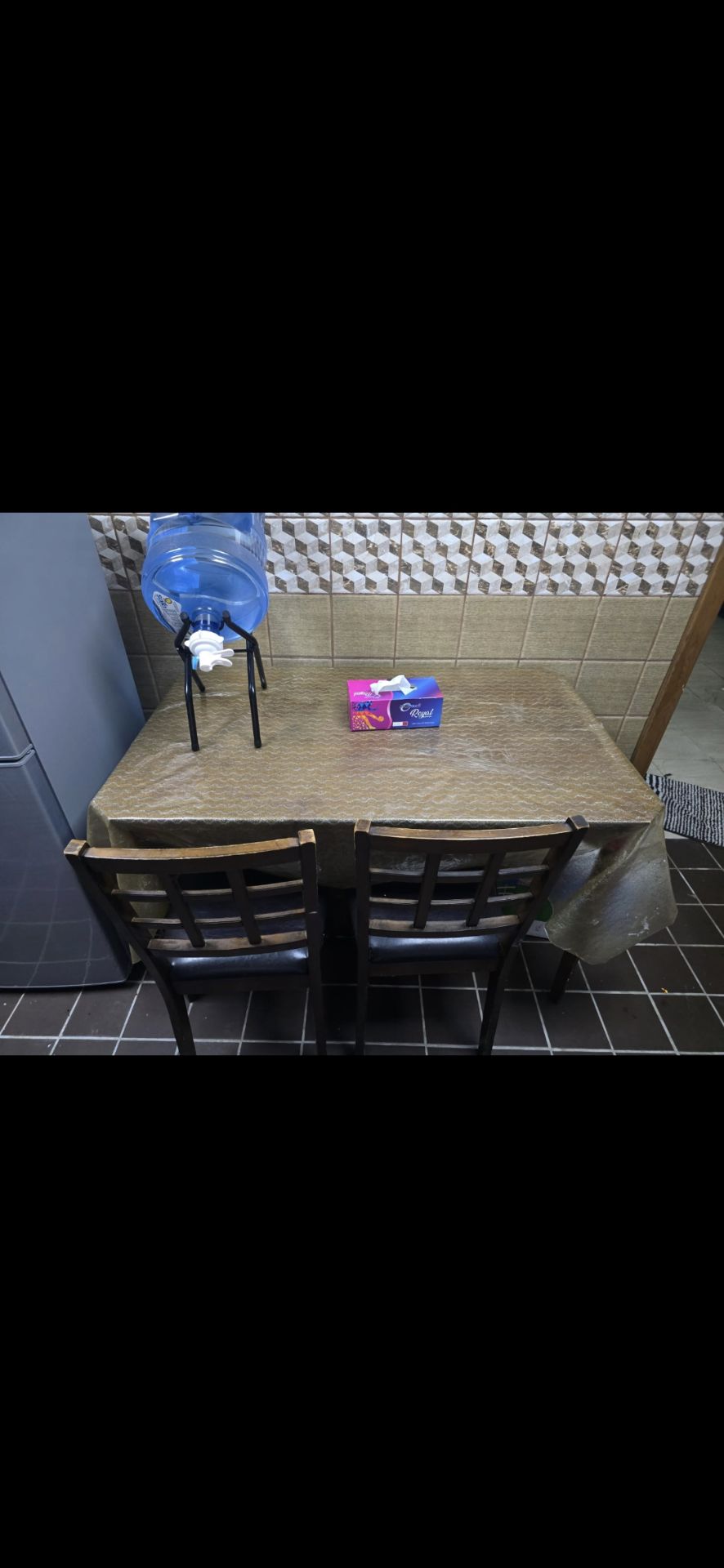 4 chairs dining table - Image 2