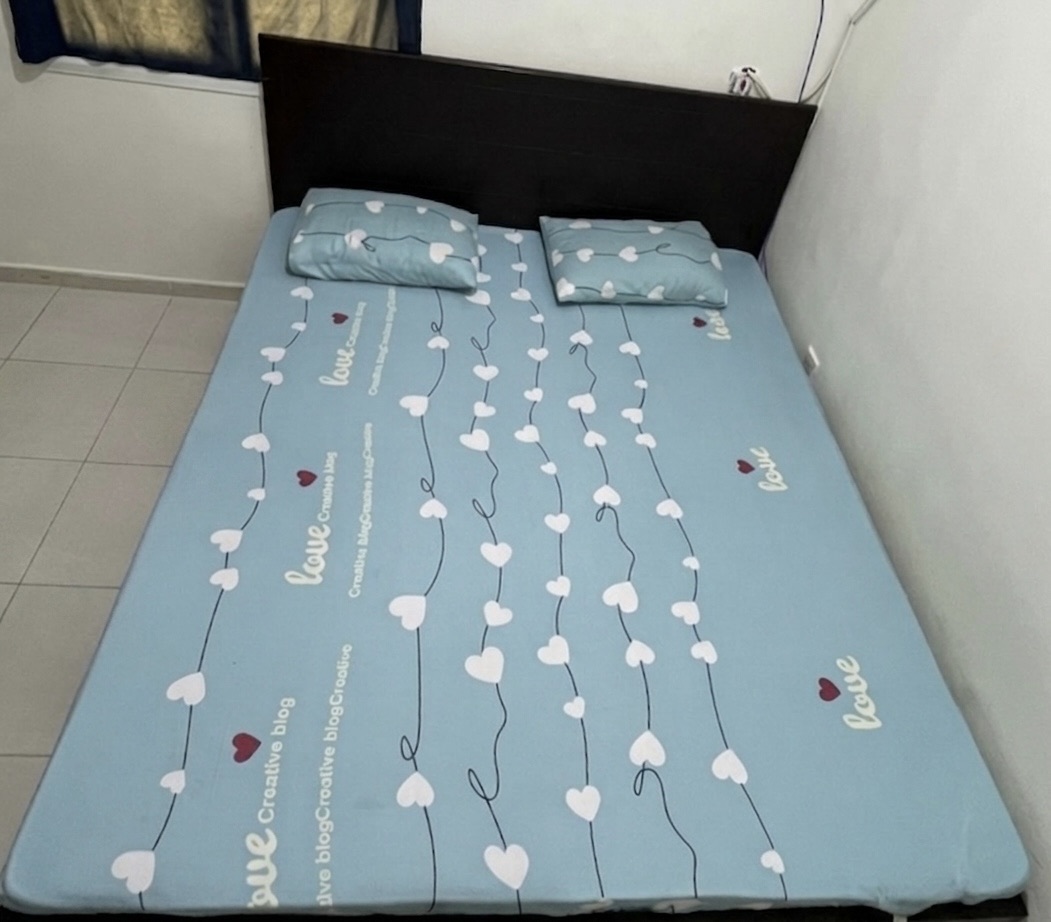 Comfortable Bed with Mattress for Sale  - Image 3
