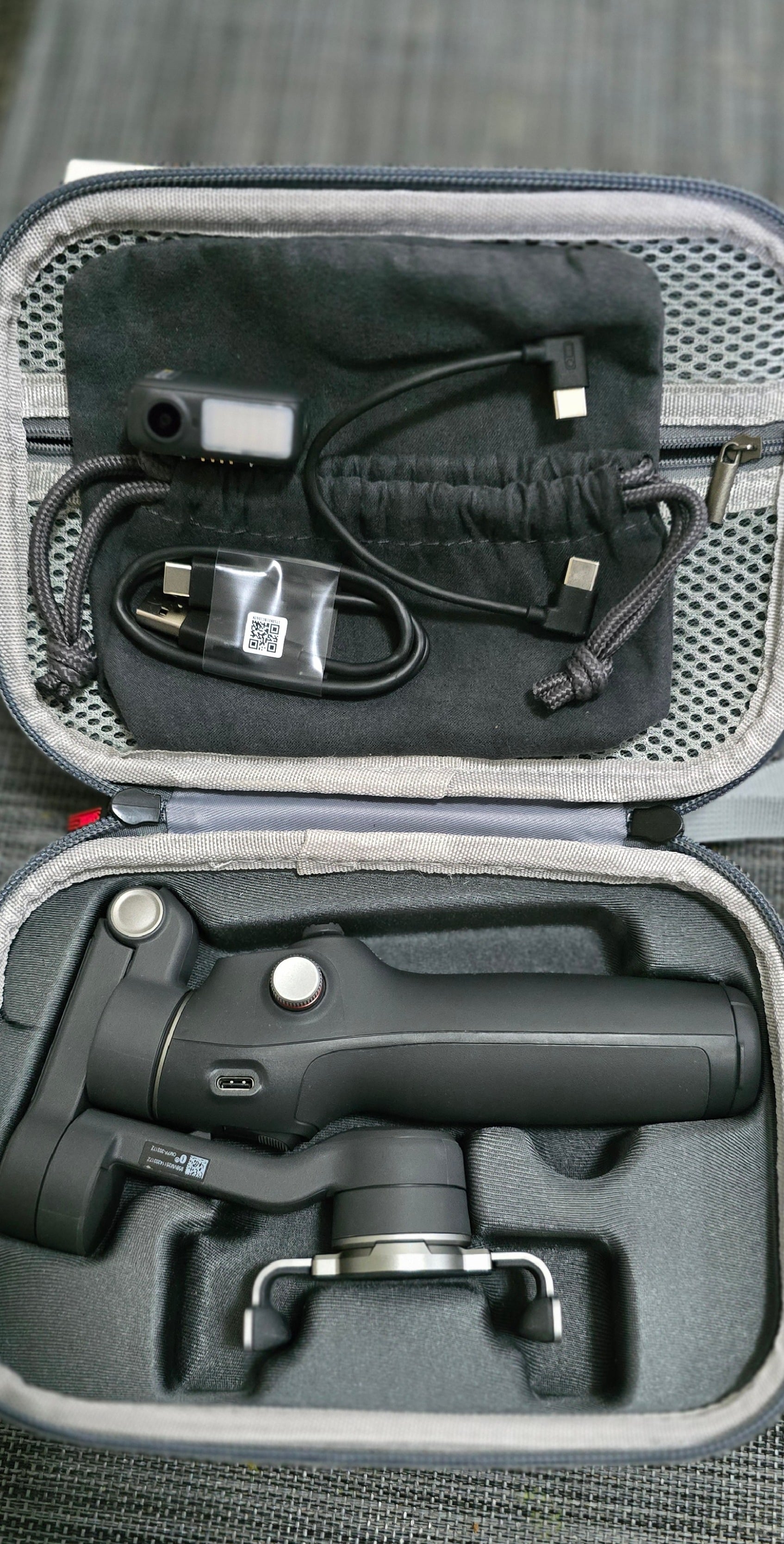 DJI Osmo Mobile 7P Gimbal Grey + Carry Case - Image 4