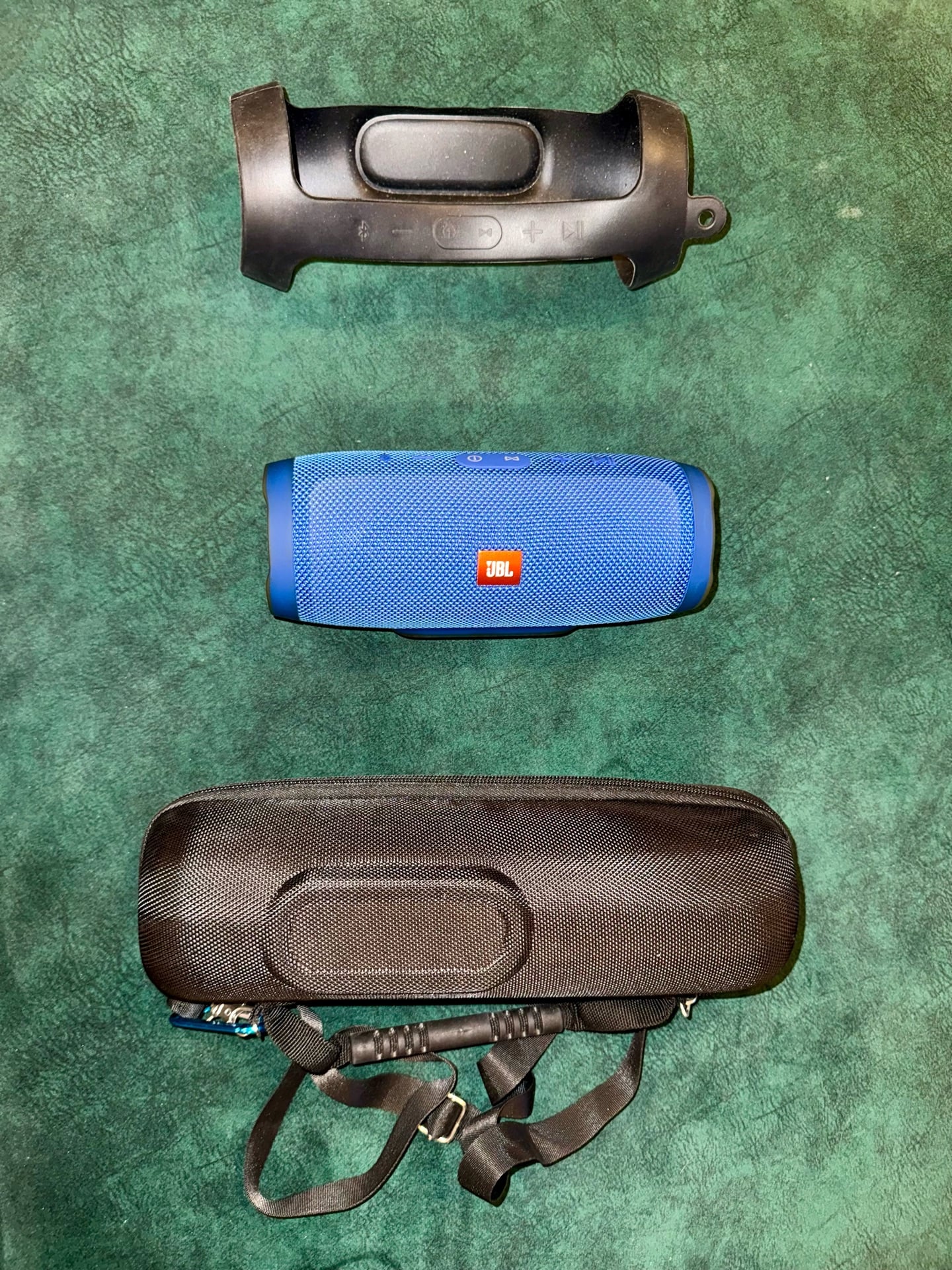 JBL CHARGE 3 with carrying case and rubber protector - Image 4