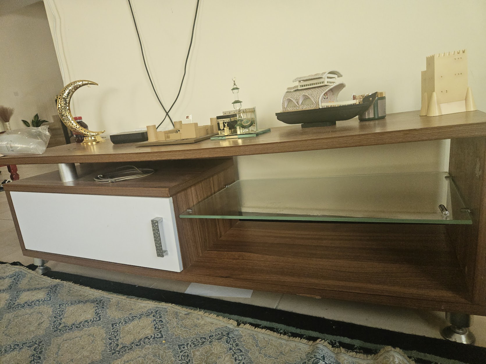 Solid Wood Tv Table. - Image 2