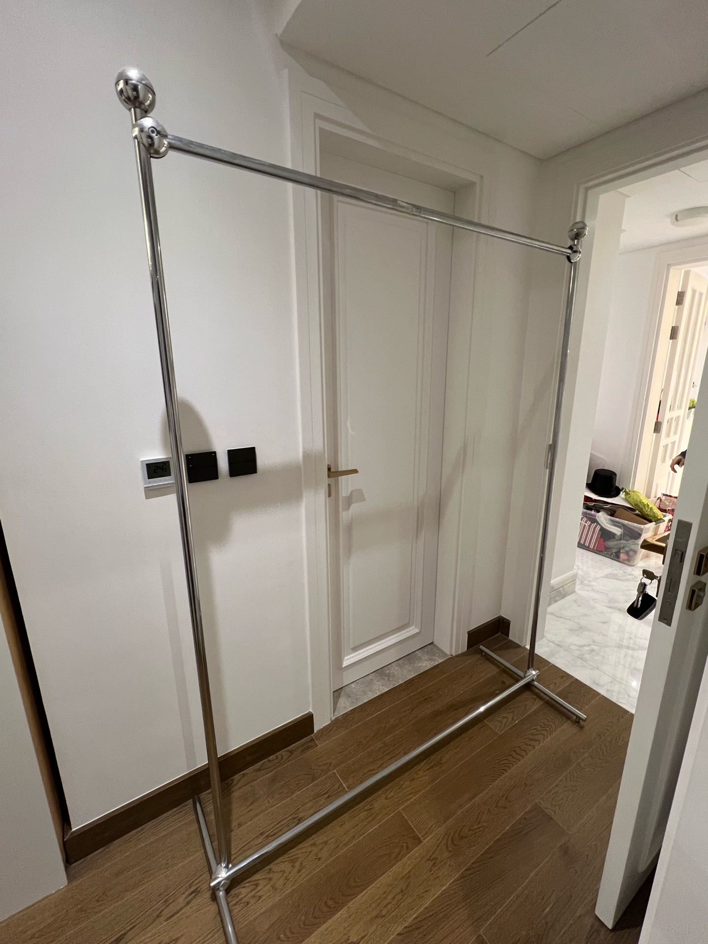 heavy duty clothes Hanger - Image 7
