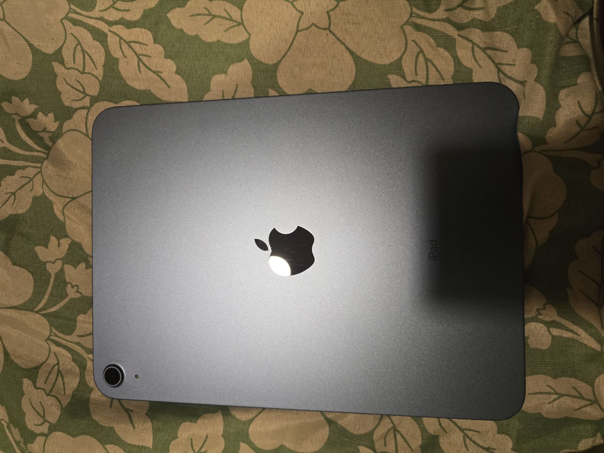 iPad 10th gen 11 inch - Image 2