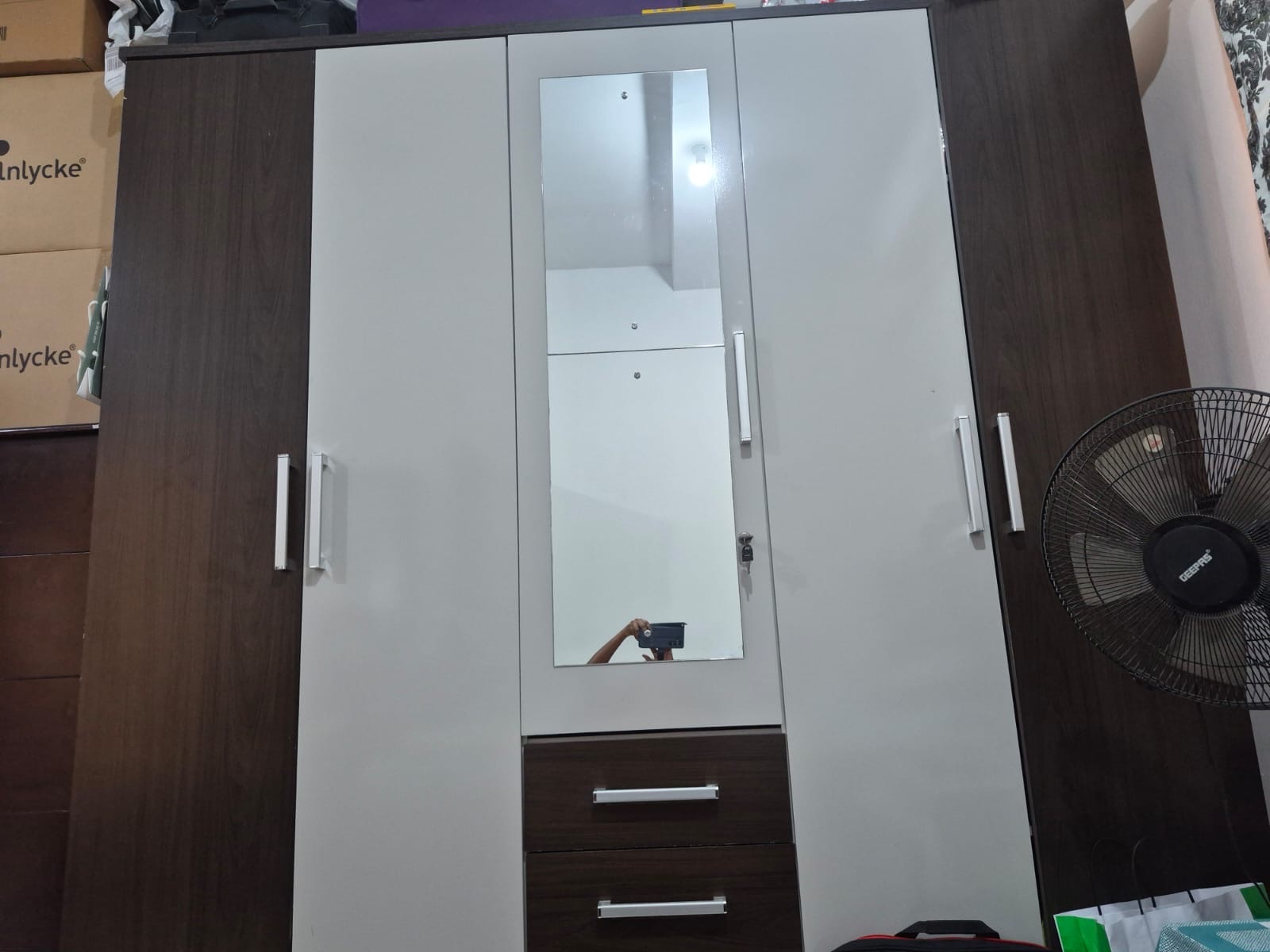 Wardrobe 5doors ,like new . Urgent sale - Image 1