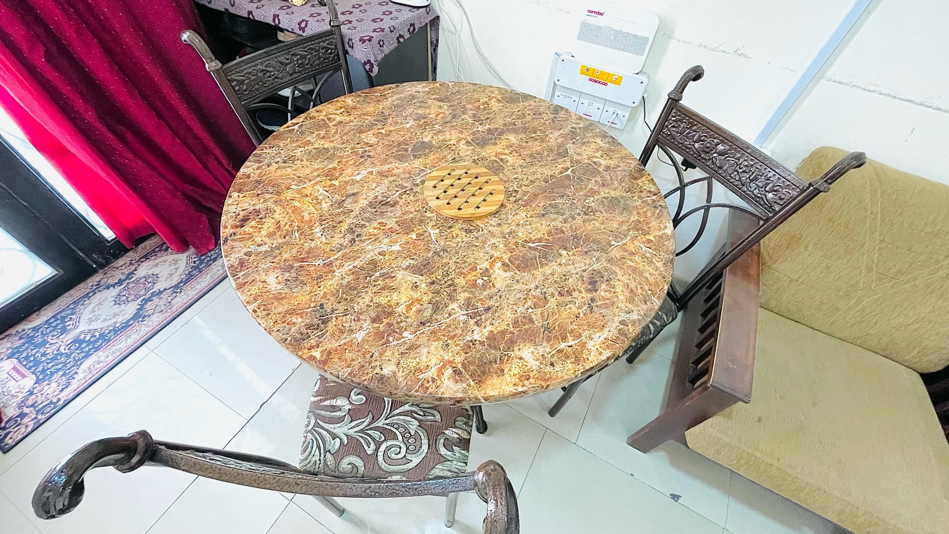 Dining Table with 3 chairs - Image 1