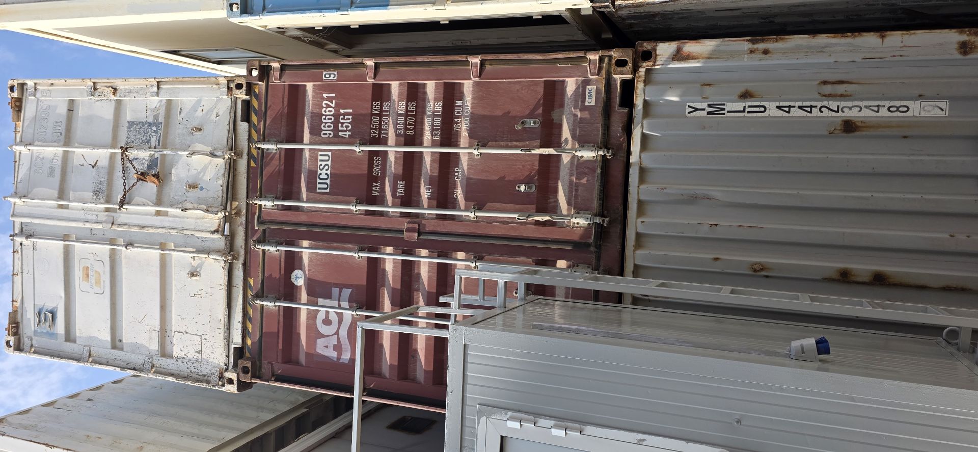 20 Feet  and  40feet containers  available  good condition - Image 8