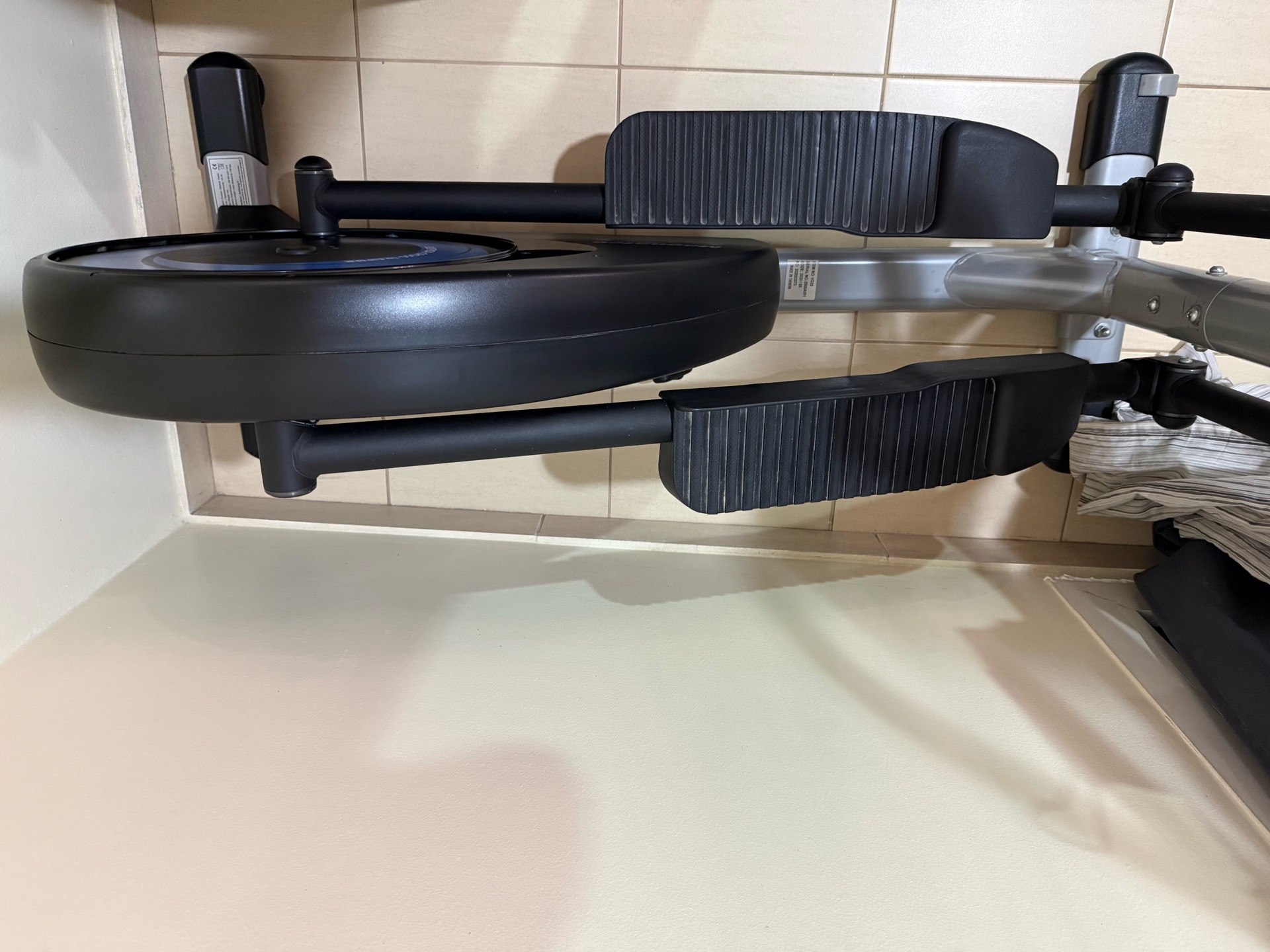 Elliptical machine (Excellent condition) - Image 2