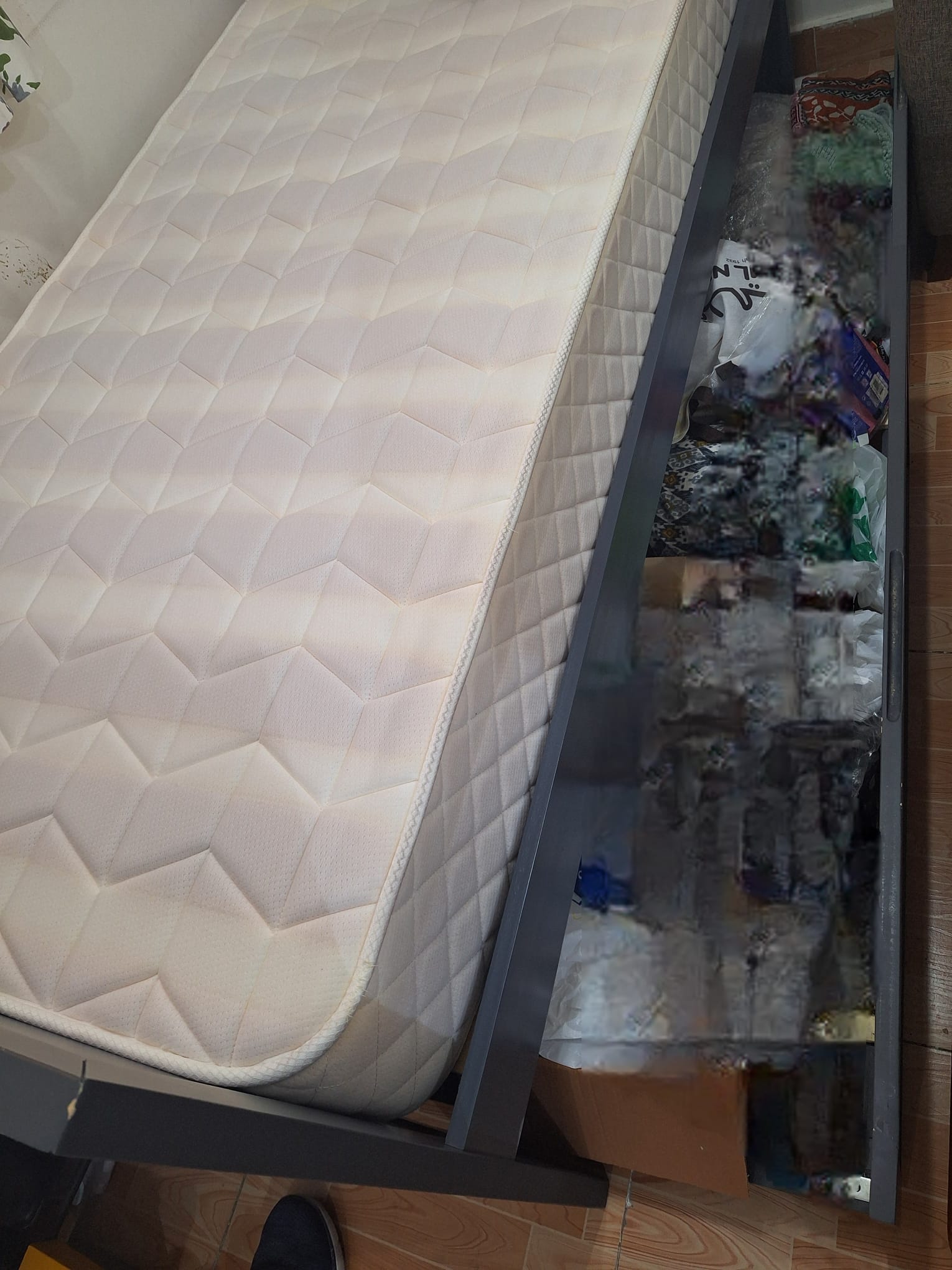 Day bed - From Pan home with single Mattress and storage - Image 5