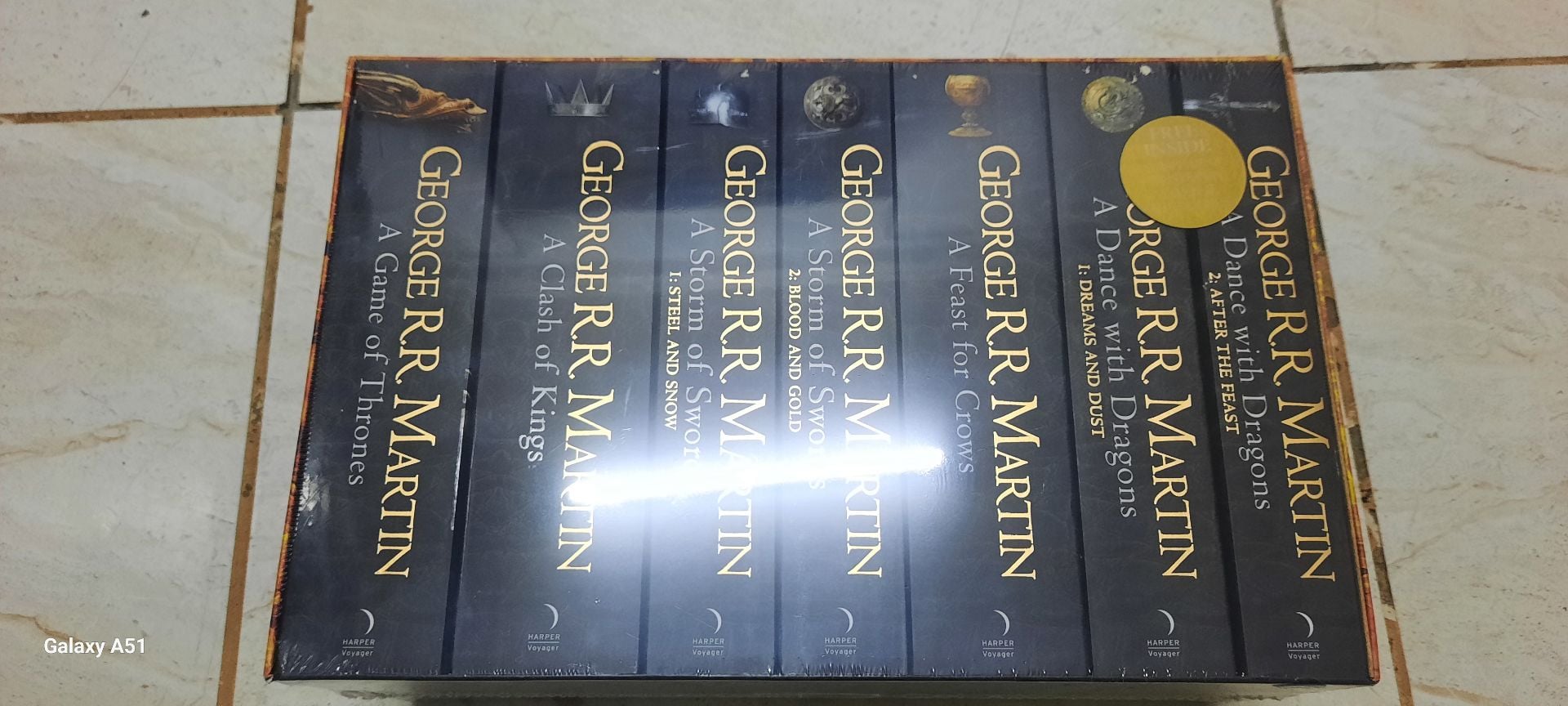 Set of books containing Game of thrones and house of dragons - Image 2