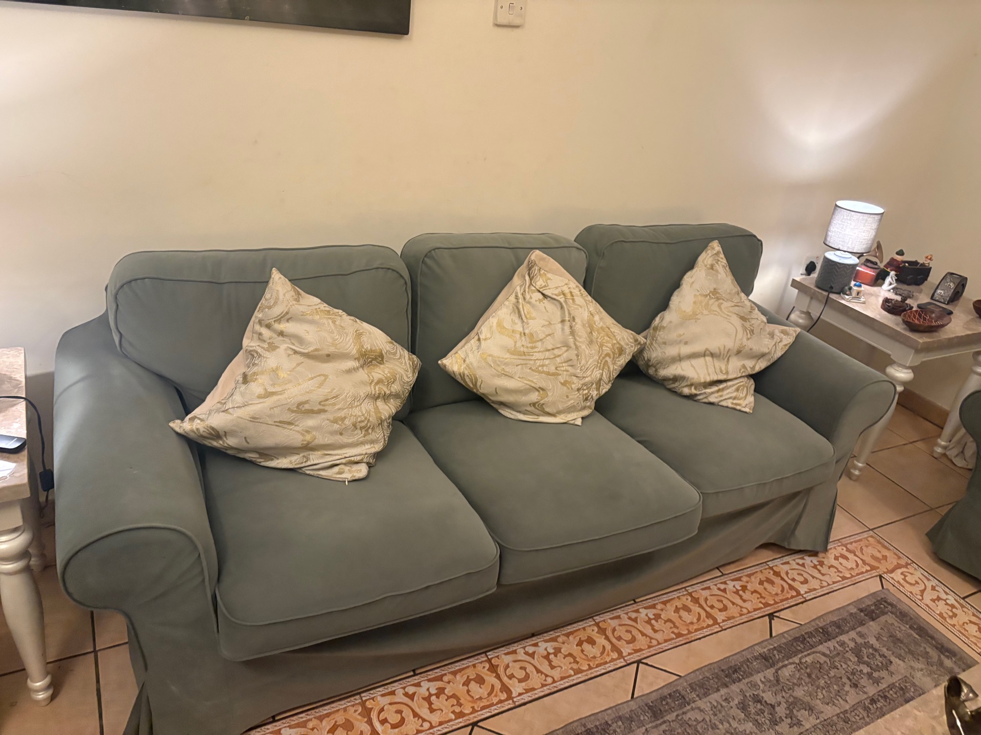 3 peace home center couch green colored cover  - Image 6