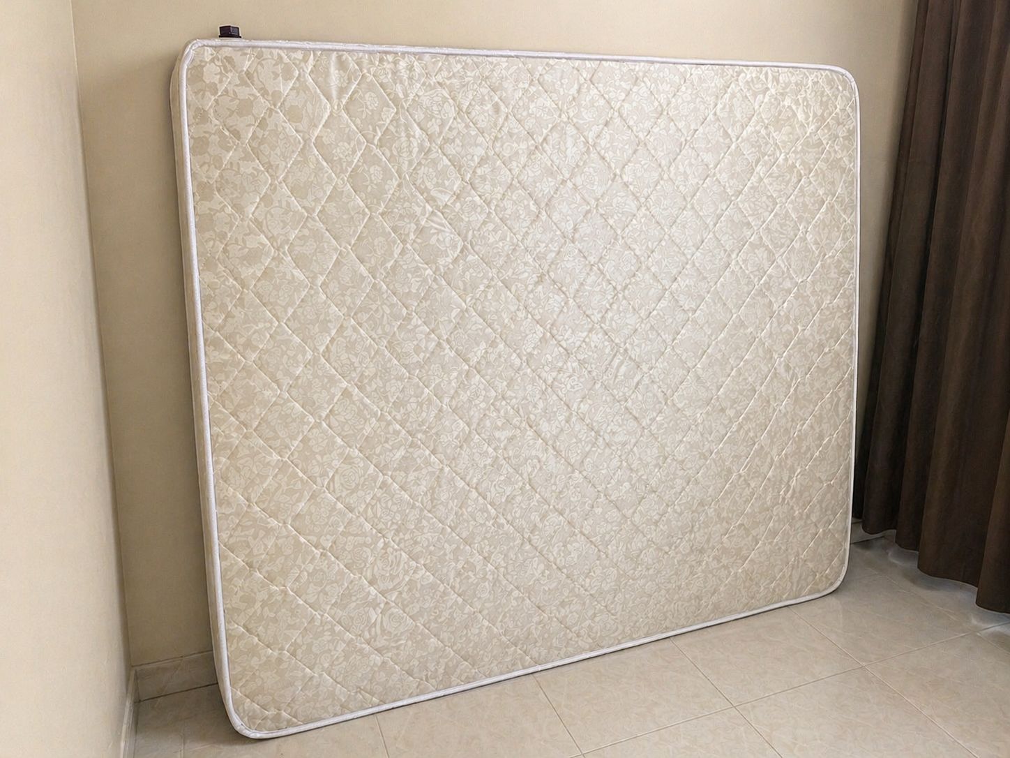 Double Bed Mattress 200cmx155cm Clean, Comfortable & Well Maintained - Image 3