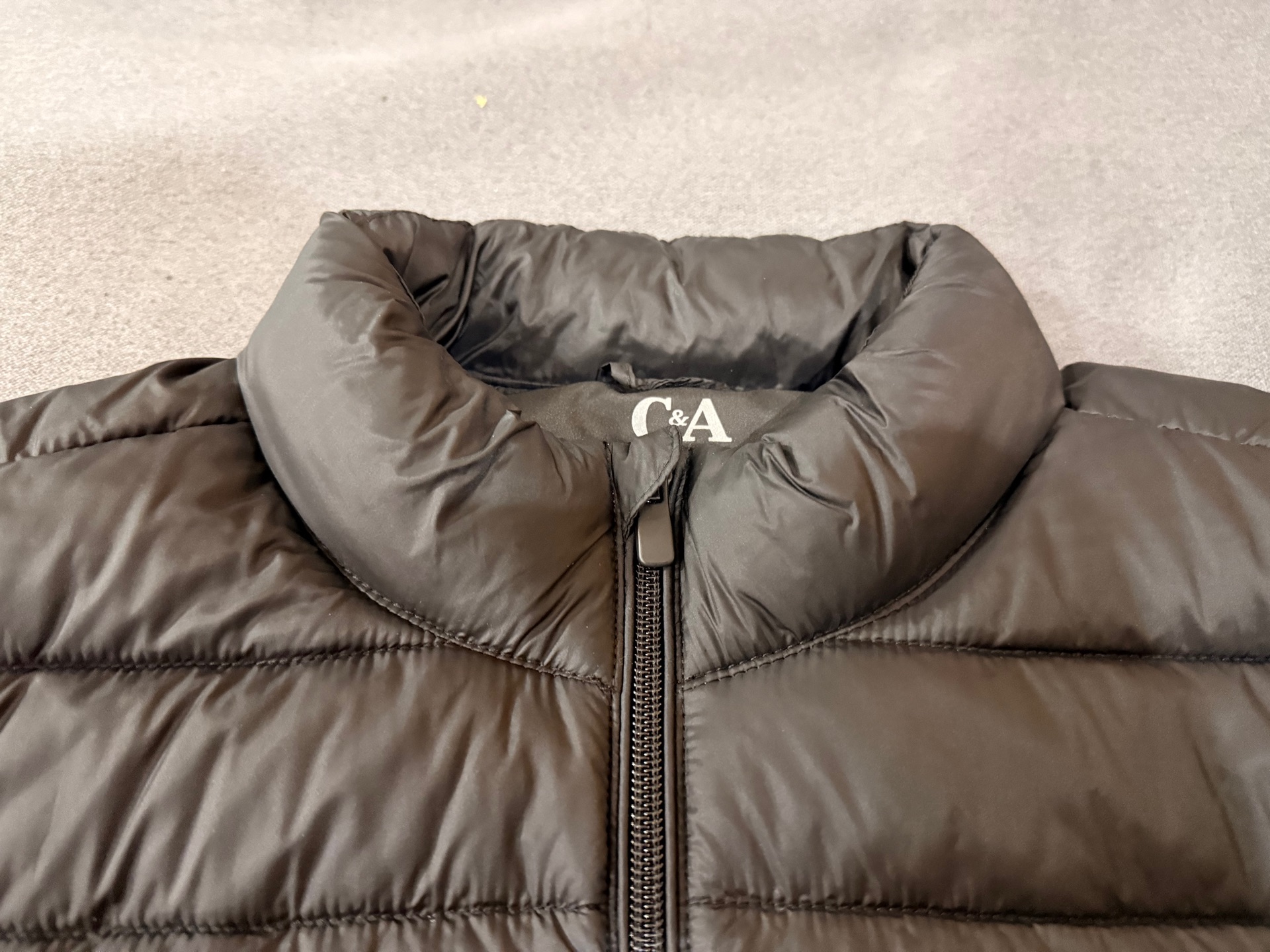 German Made C&A brand Down Feather Jacket Lightweight Gillet - Image 5